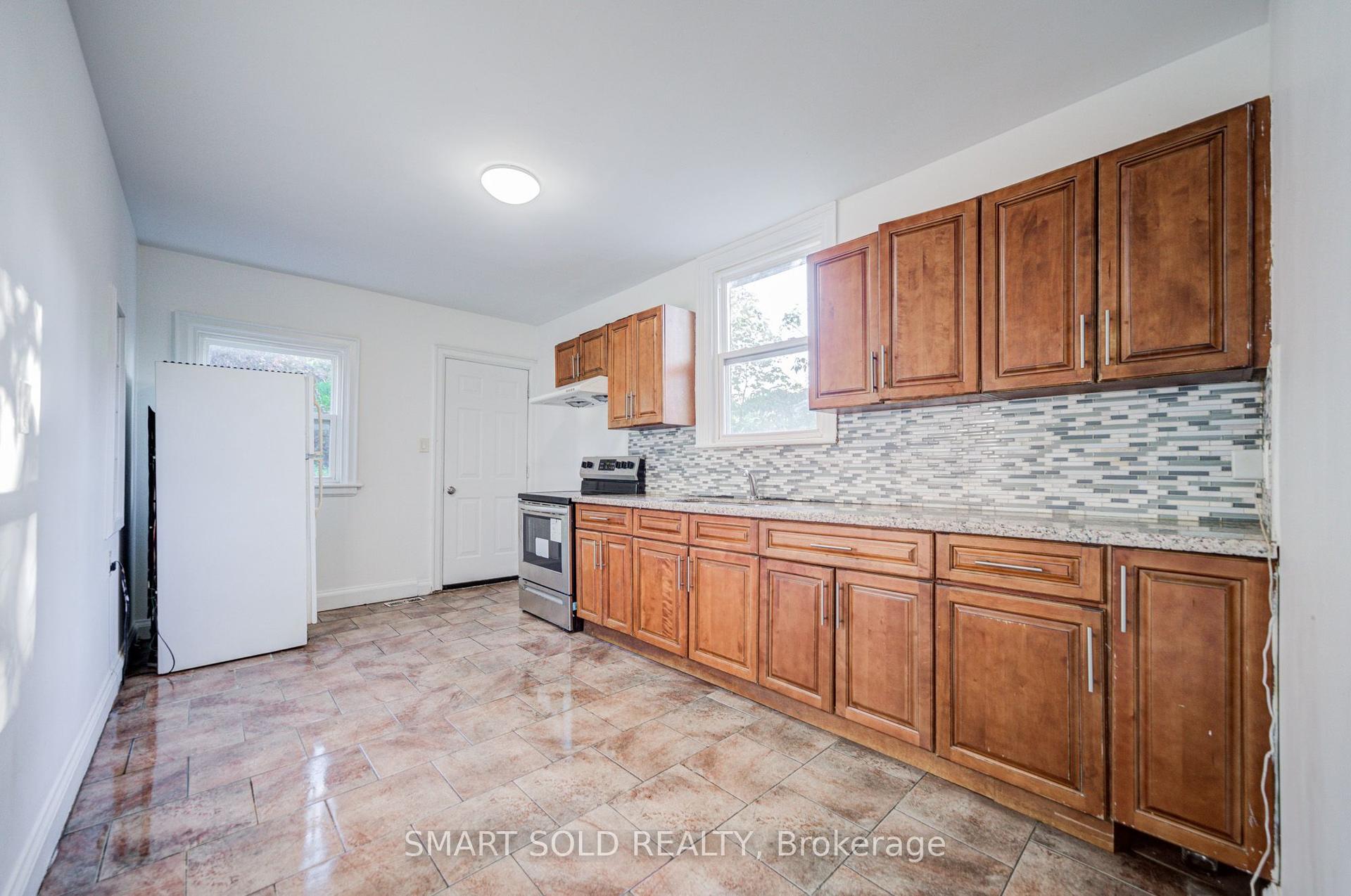77 Fennell Avenue — photo 1