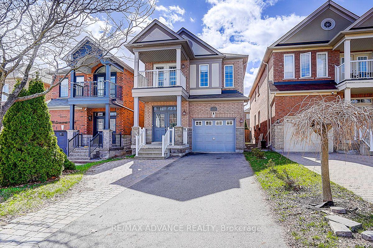 137 Laramie Crescent — photo 1