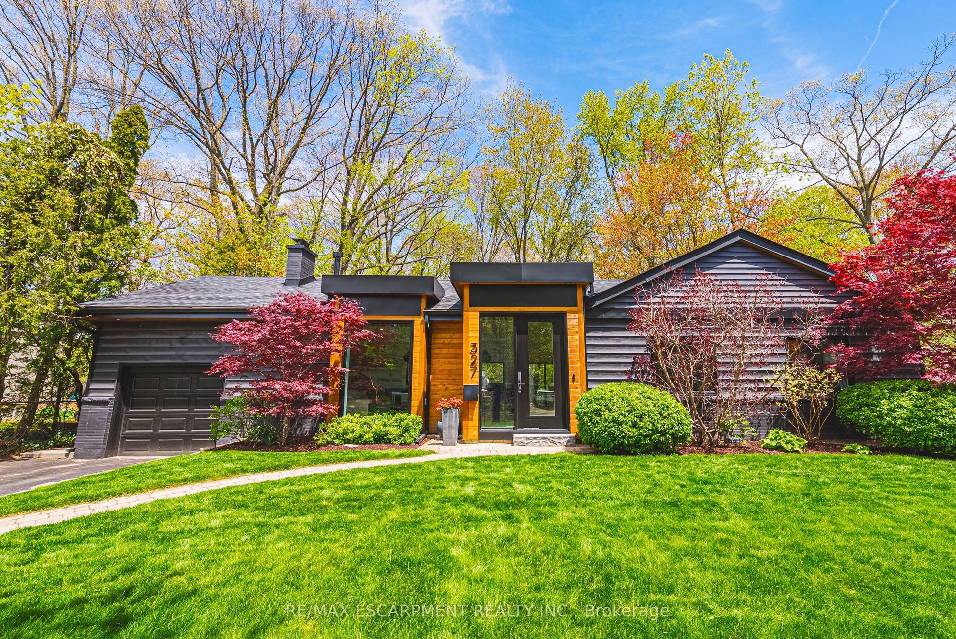 327 Goodram Drive, Burlington — Detached for sale, photo 1