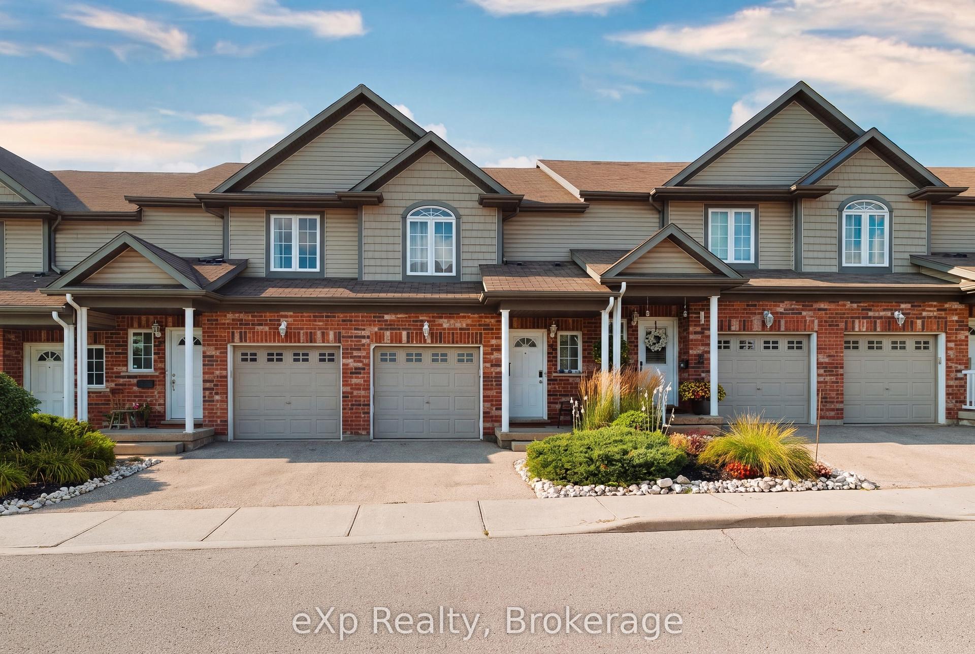 975 Strasburg Road 4 #4, Kitchener — Condo Town for sale, photo 1