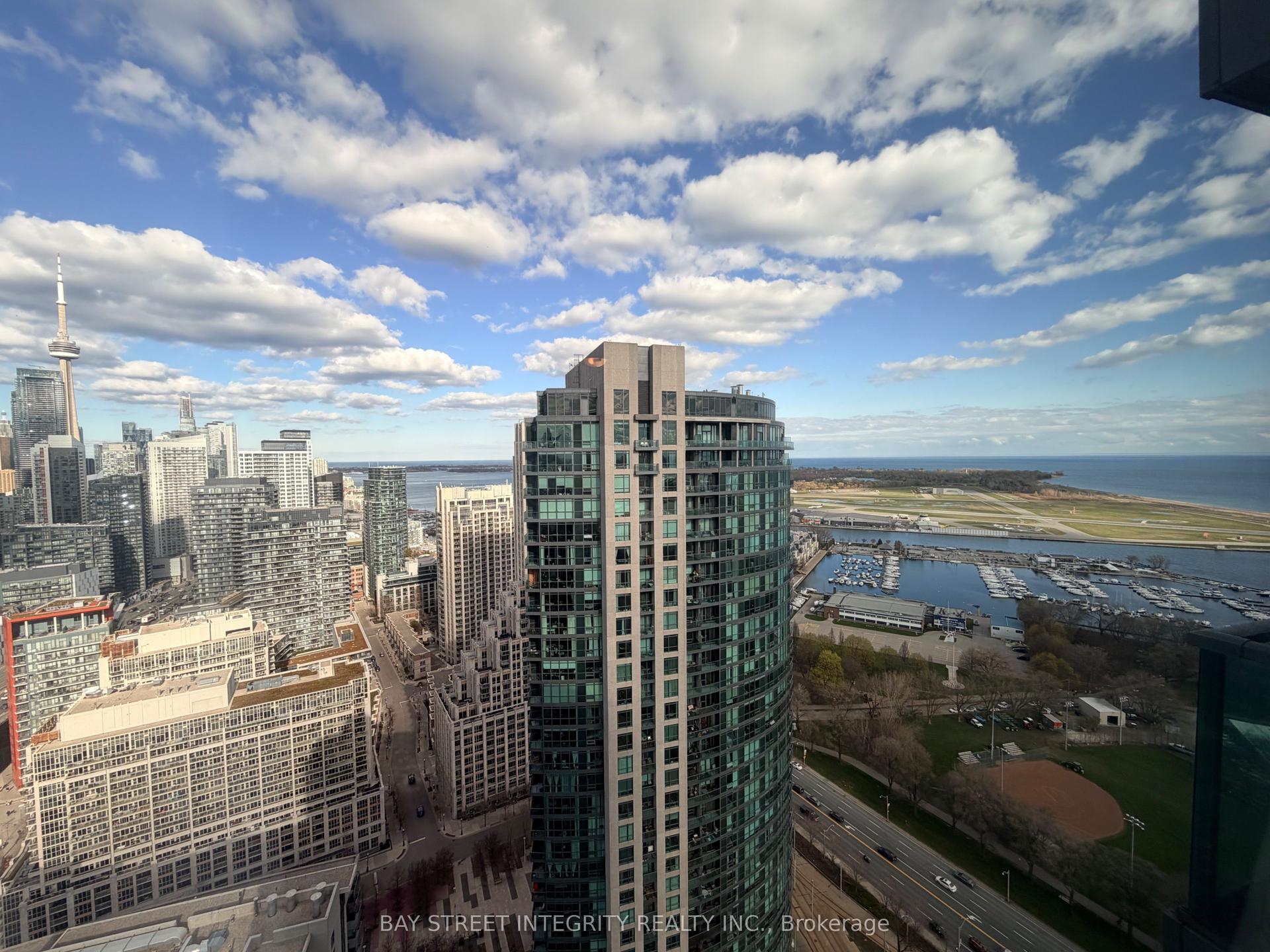 219 Fort York Boulevard LPH03 #LPH03 — photo 1