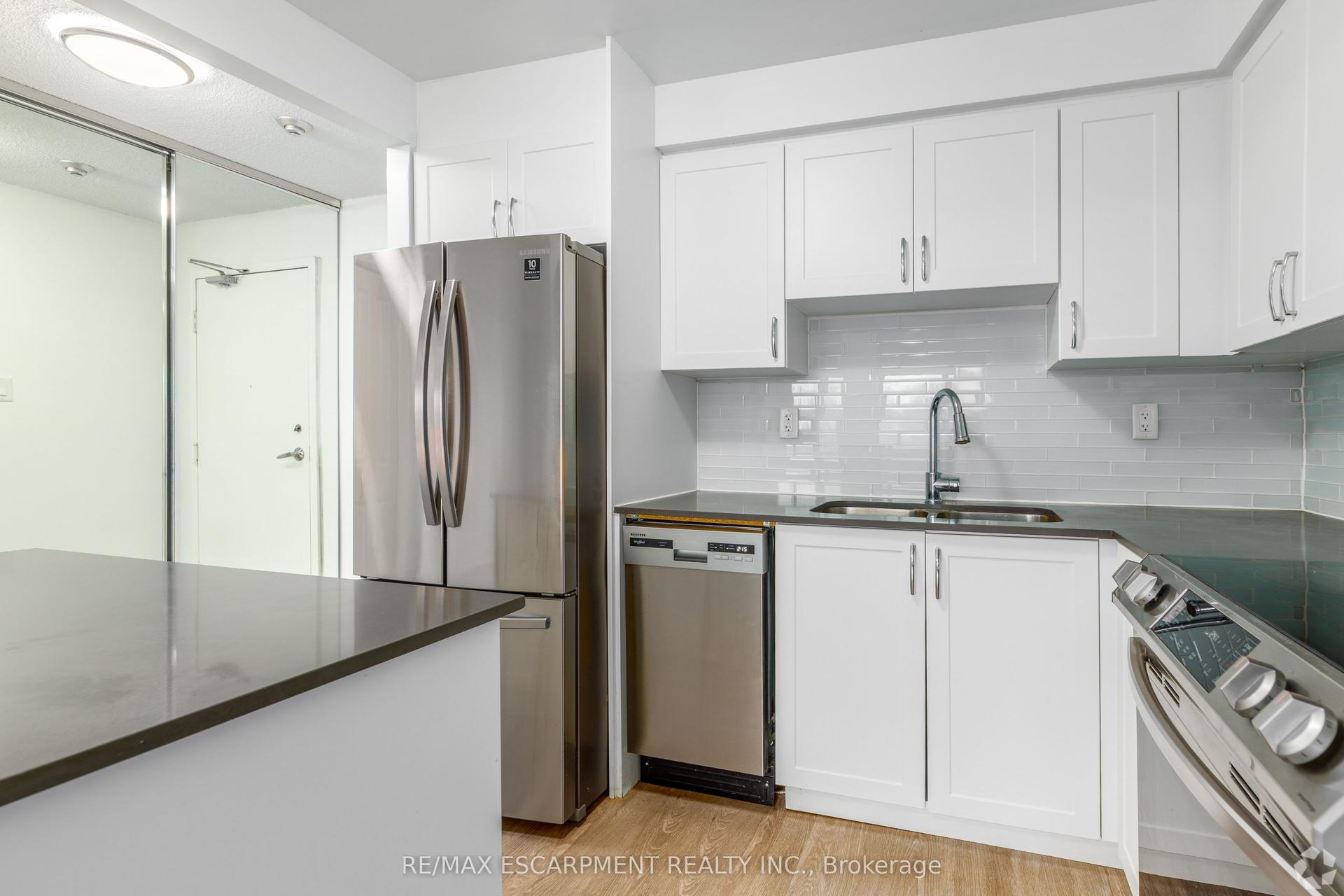 547 Belmont Avenue 805 #805, Kitchener — Multiplex for lease, photo 1