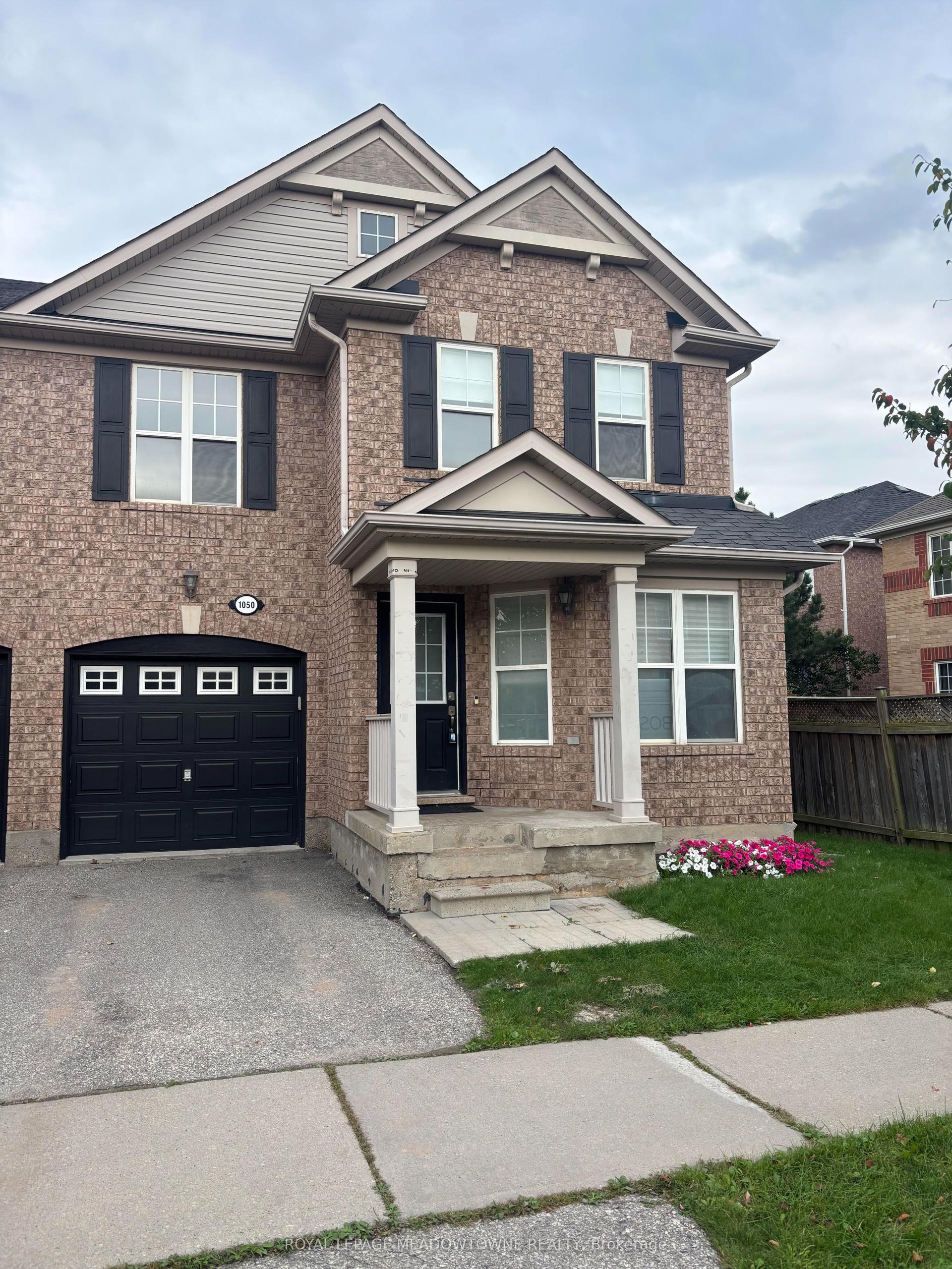 1050 Wickson Way, Milton — Semi-Detached for lease, photo 1