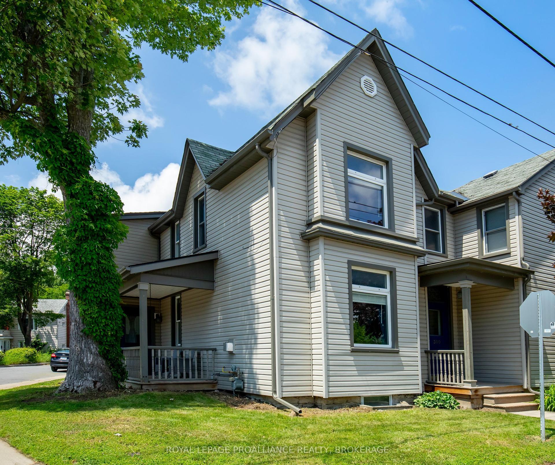 300 Sydenham Street, Kingston — Semi-Detached for sale, photo 1