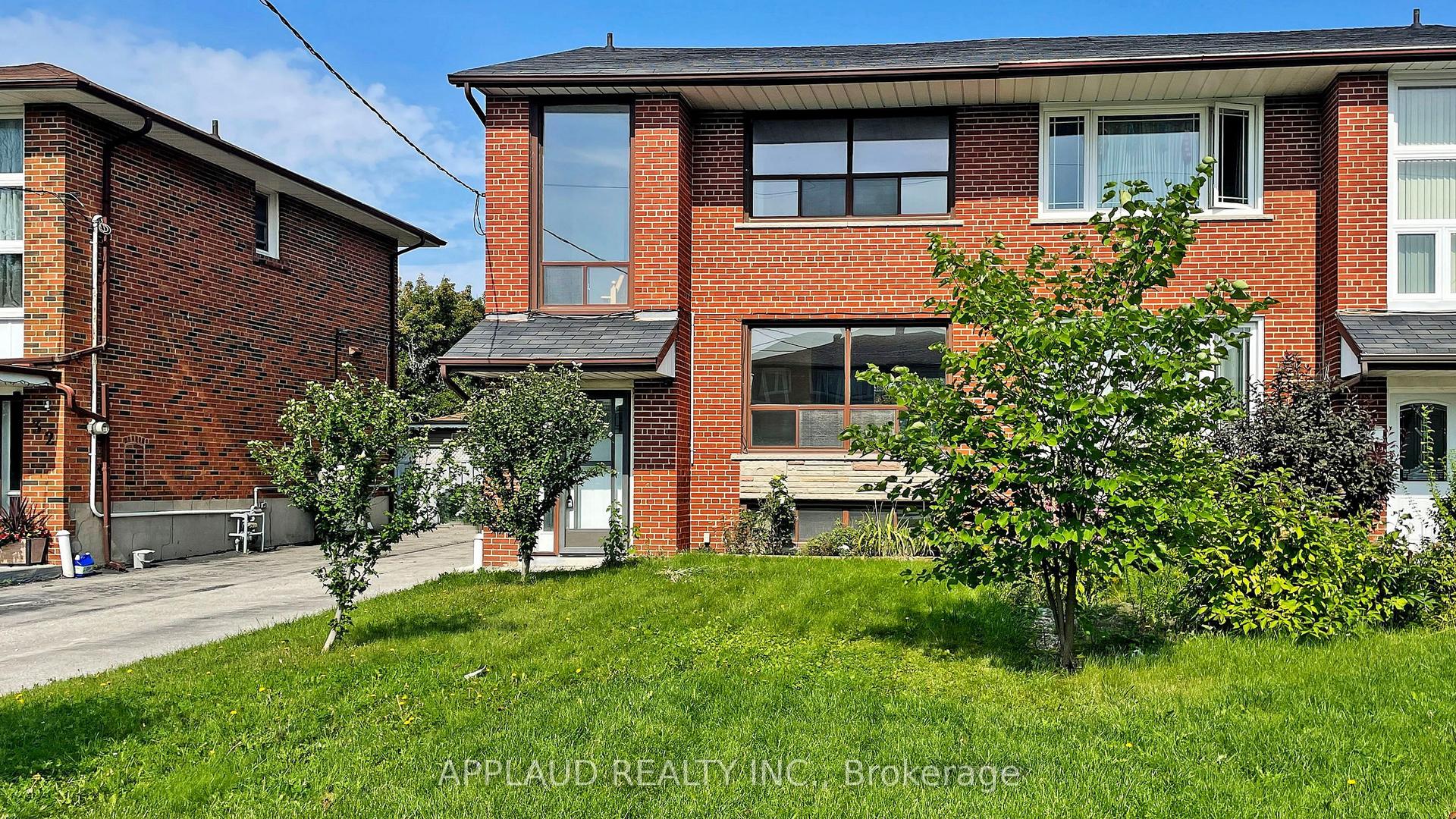 34 Wyndcliff Crescent, Toronto — Semi-Detached for lease, photo 1