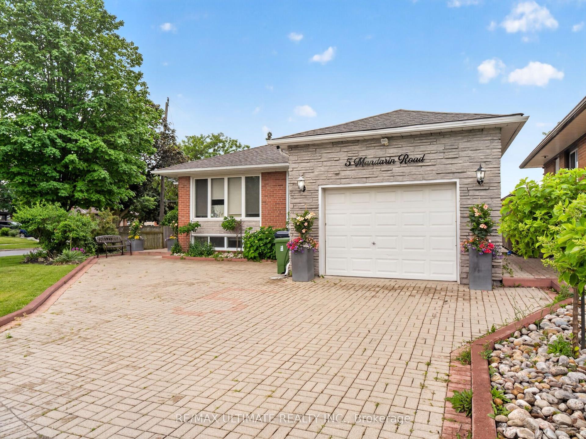 5 Mandarin Road, Toronto — Detached for lease, photo 1