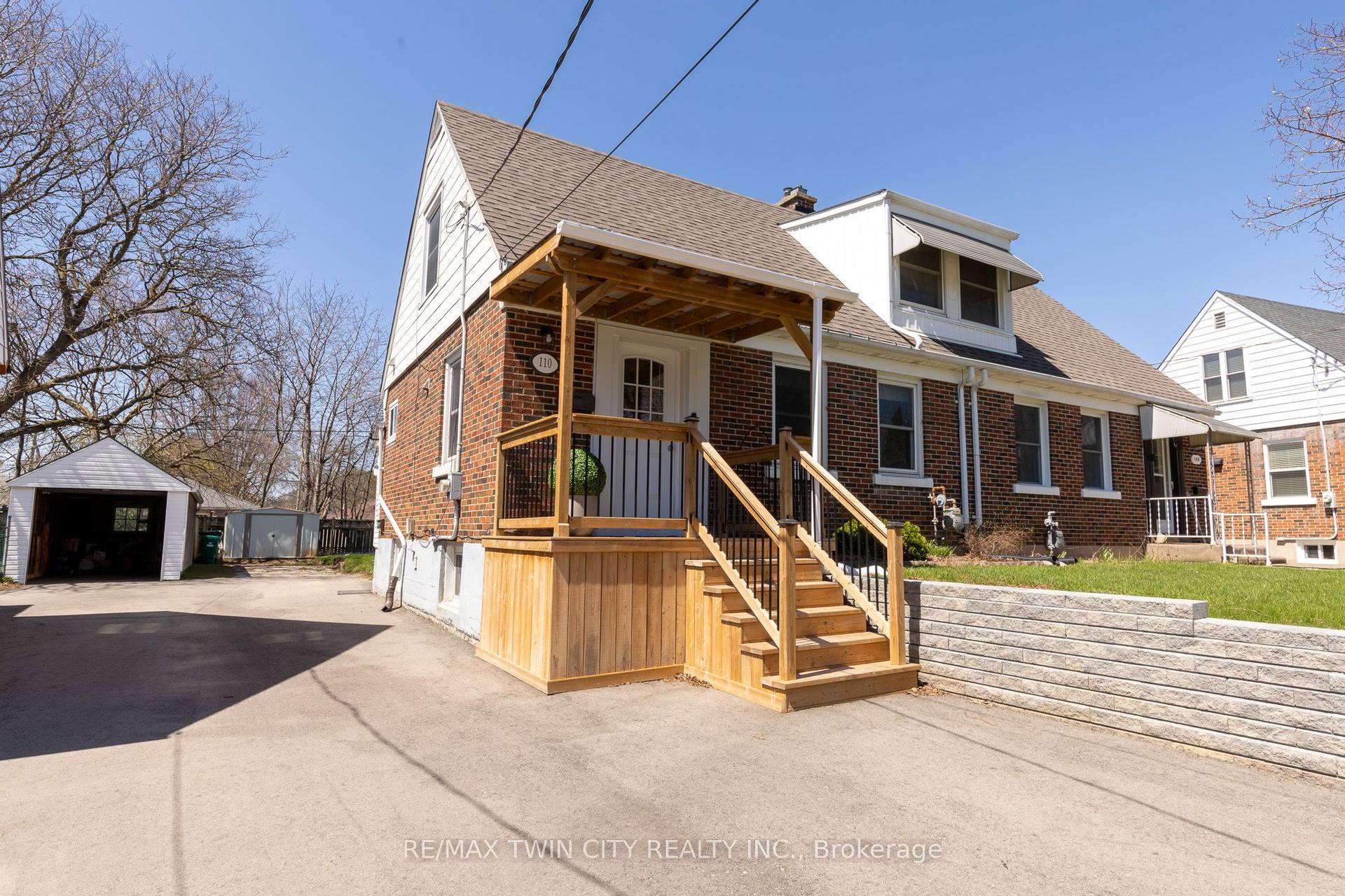 110 Lorne Crescent — photo 1