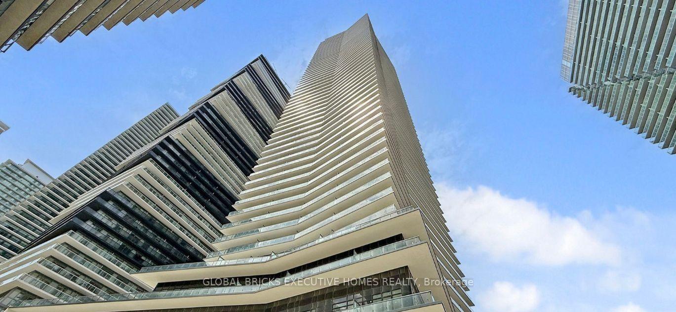 38 Annie Craig Drive PH207 #PH207, Toronto — Condo for lease, photo 1