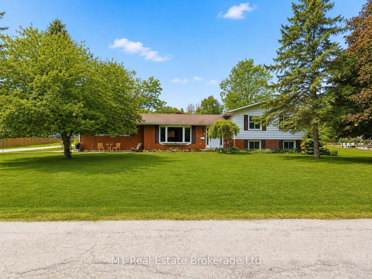 114 Angelica Street, Centre Wellington — Detached for sale, photo 1