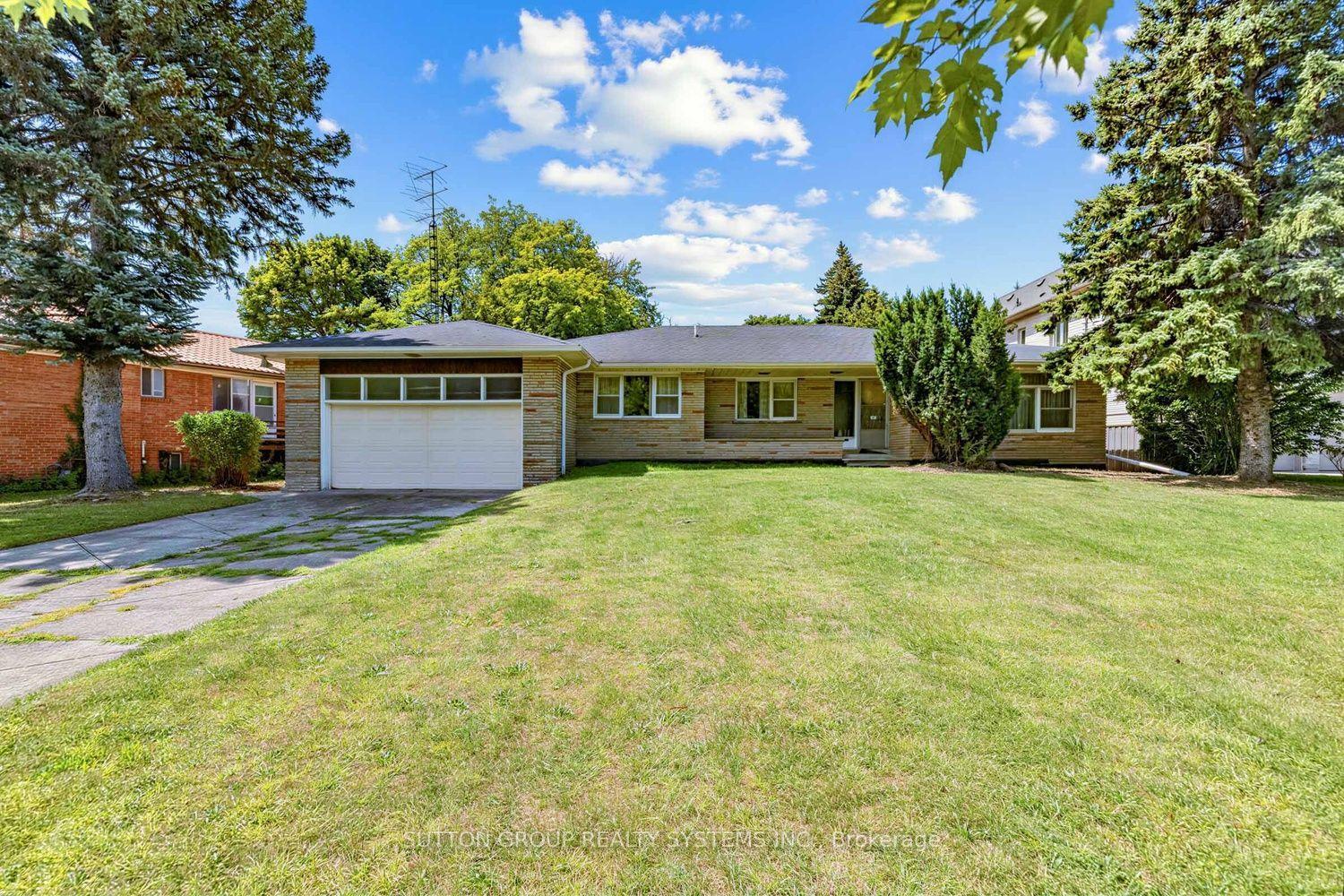 4 Banbury Road, Toronto — Detached for sale, photo 1