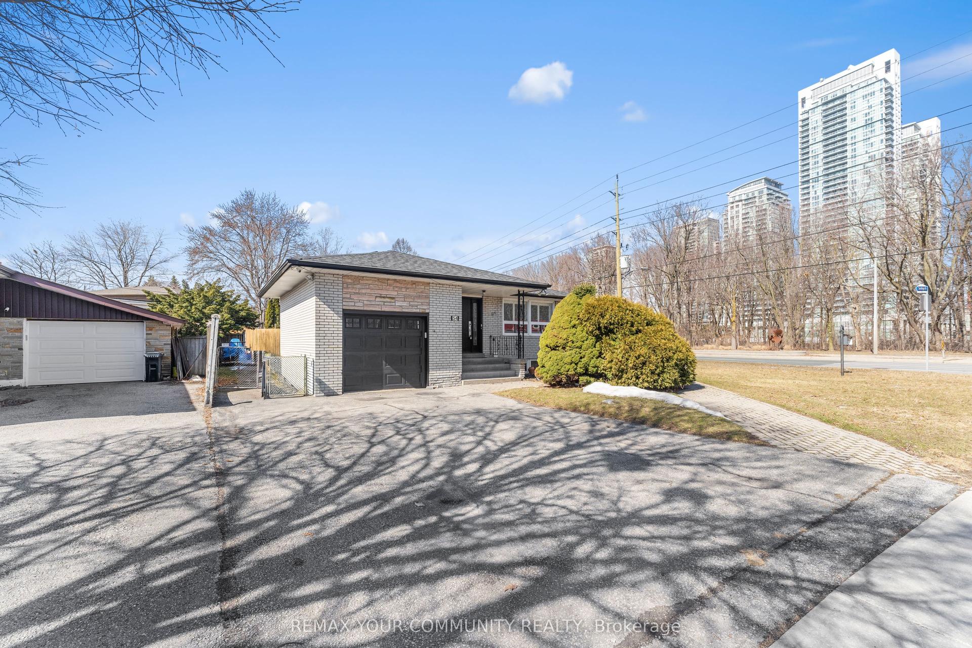 54 Saratoga Drive — photo 1