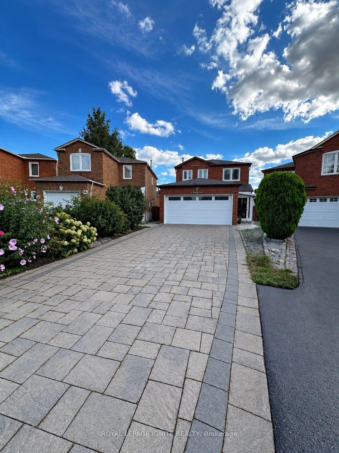32 Marsdale Crescent, Toronto — Detached for lease, photo 1