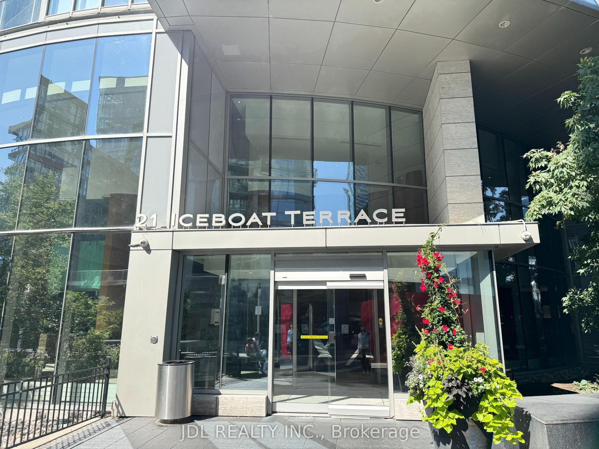 21 Iceboat Terrace 329 #329, Toronto — Condo for lease, photo 1