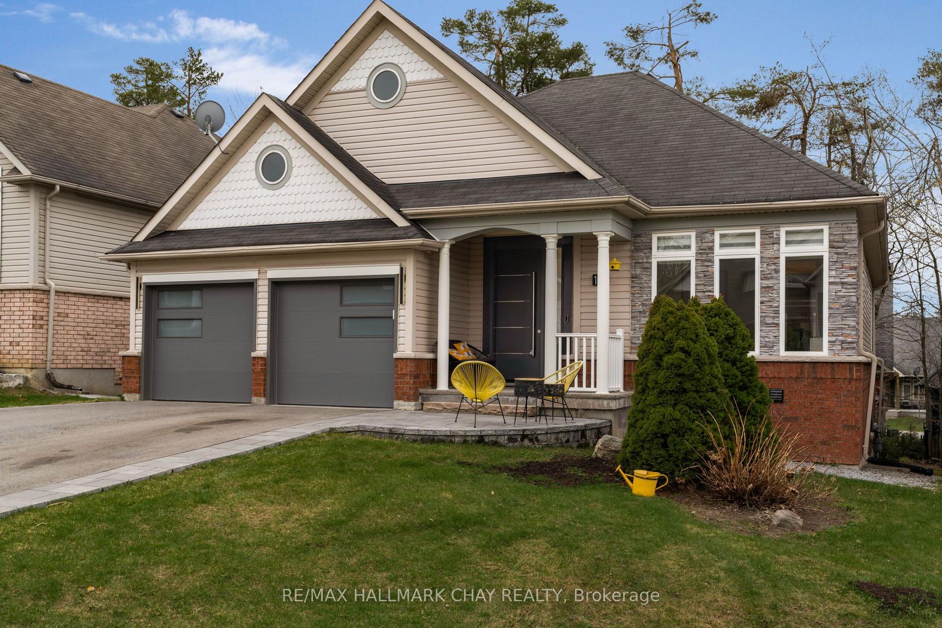 16 Oakmont Avenue, Oro-Medonte — Detached for sale, photo 1
