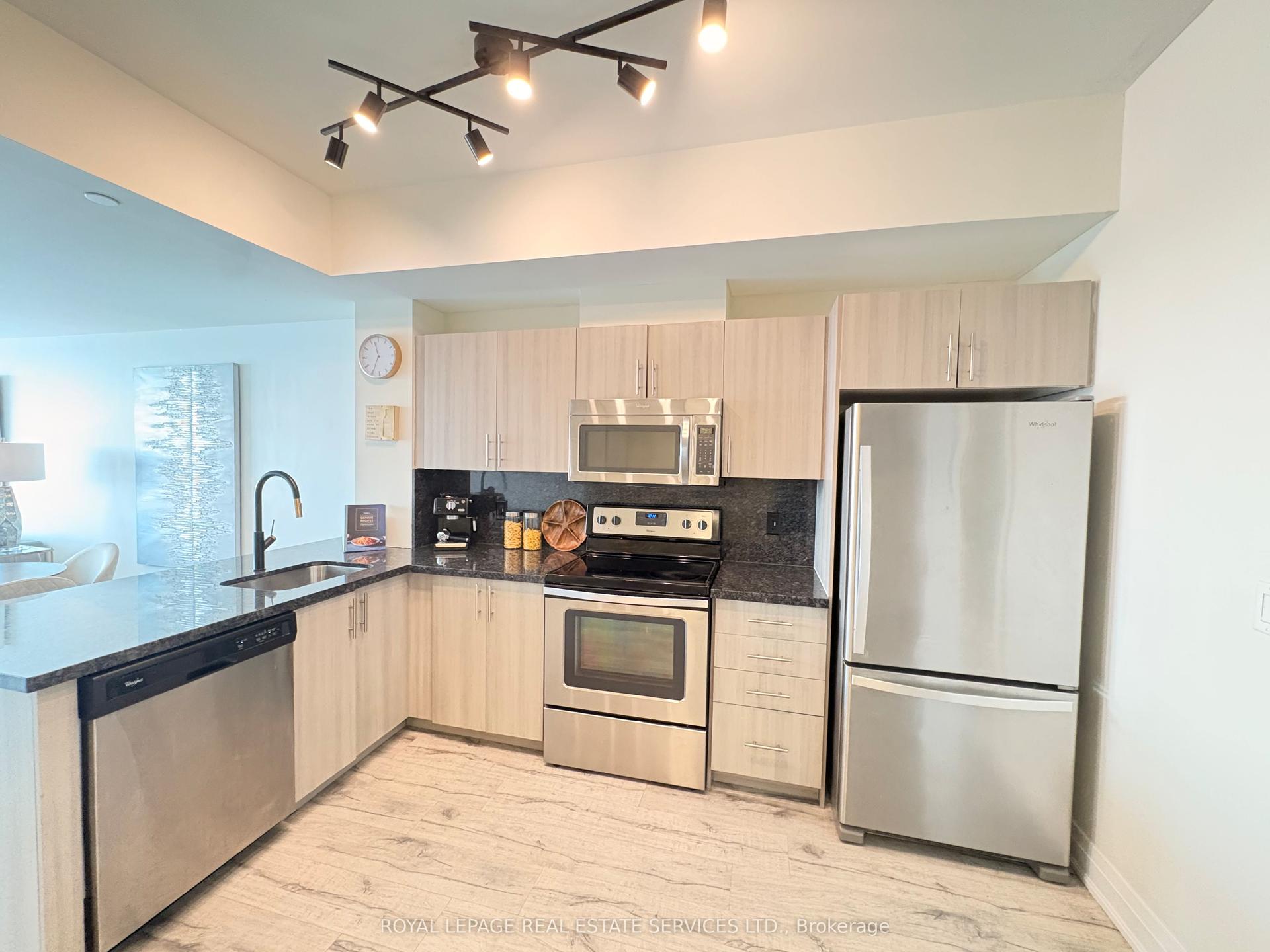 16 Mcadam Avenue 408 #408 — photo 1