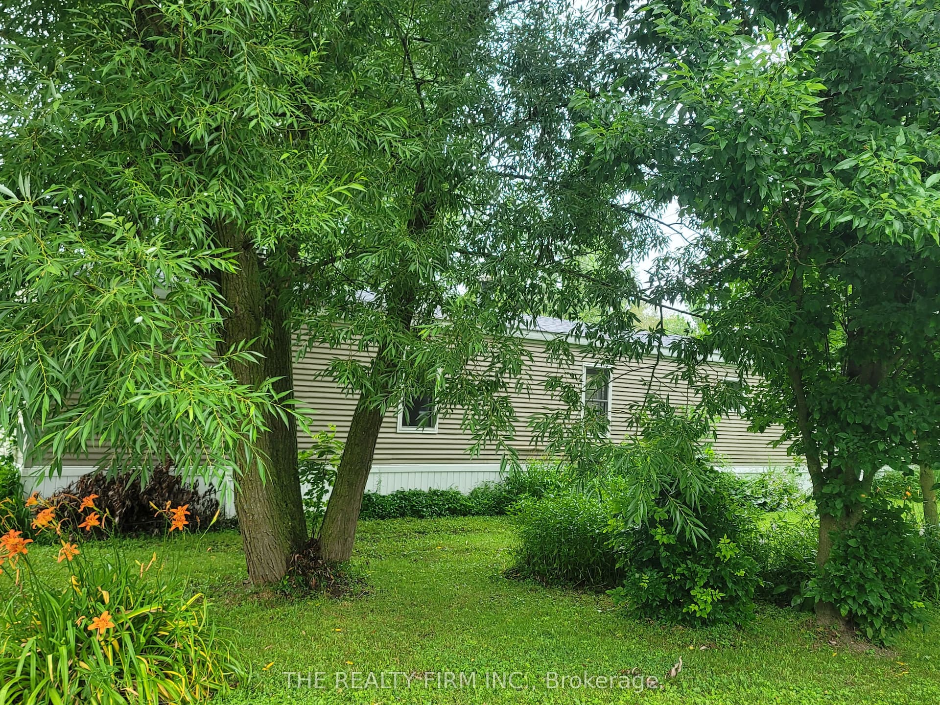 75049 Hensall Road 18 #18 — photo 1