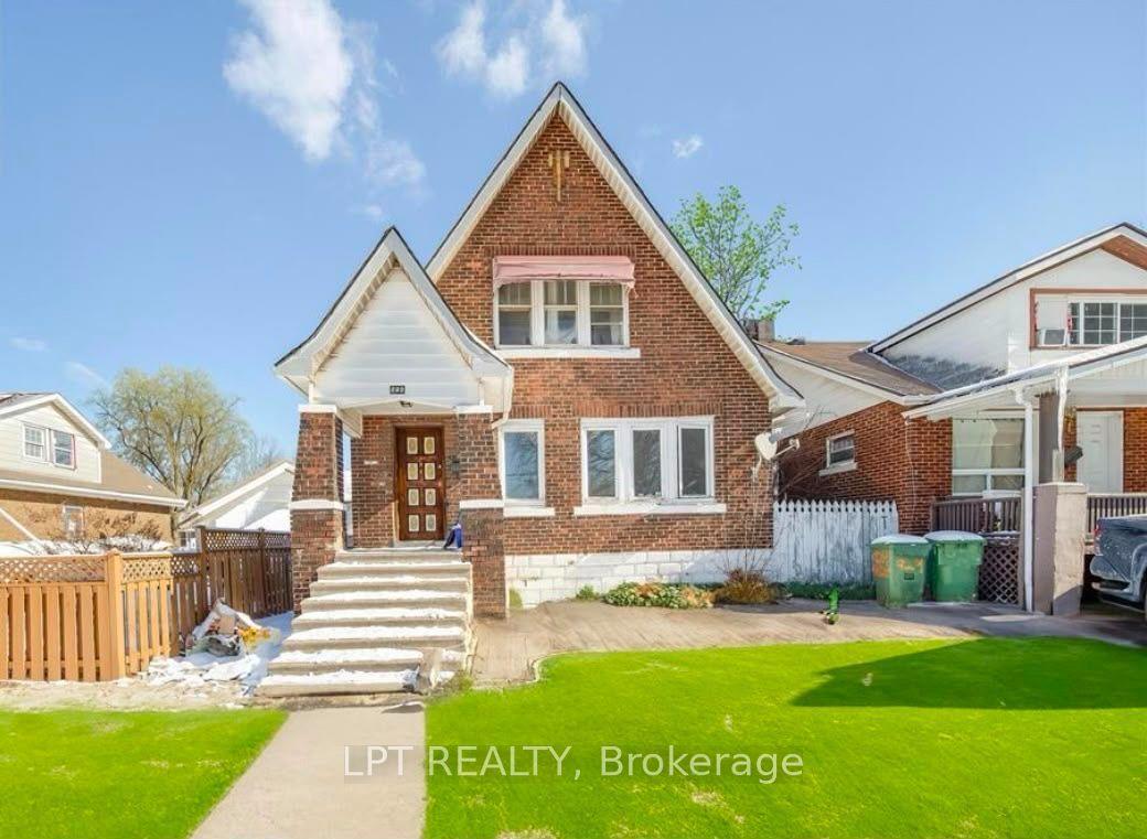 916 Felix Avenue, Windsor — Detached for sale, photo 1