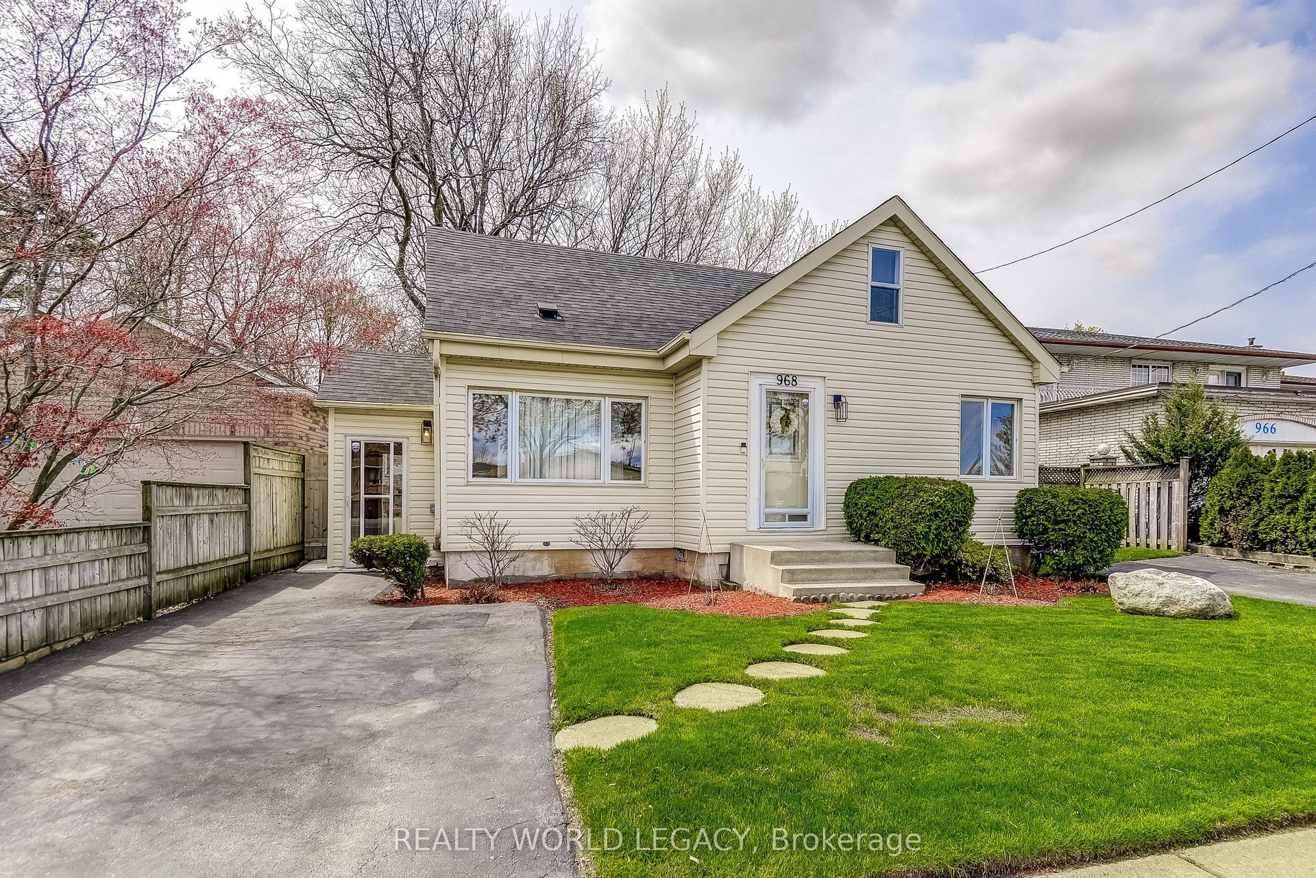 968 Stone Church Road E — photo 1