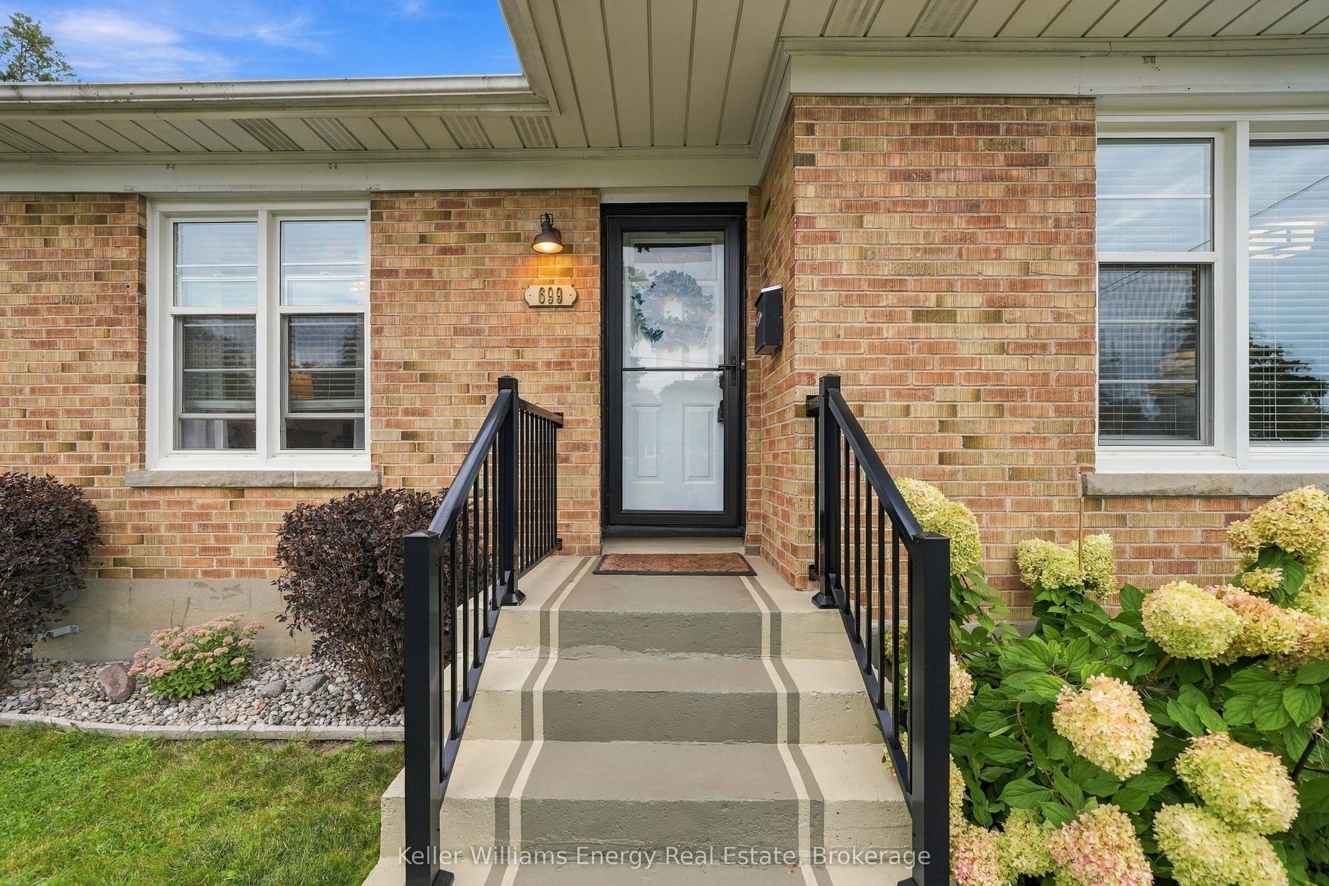 699 Grierson Street, Oshawa — Detached for sale, photo 1