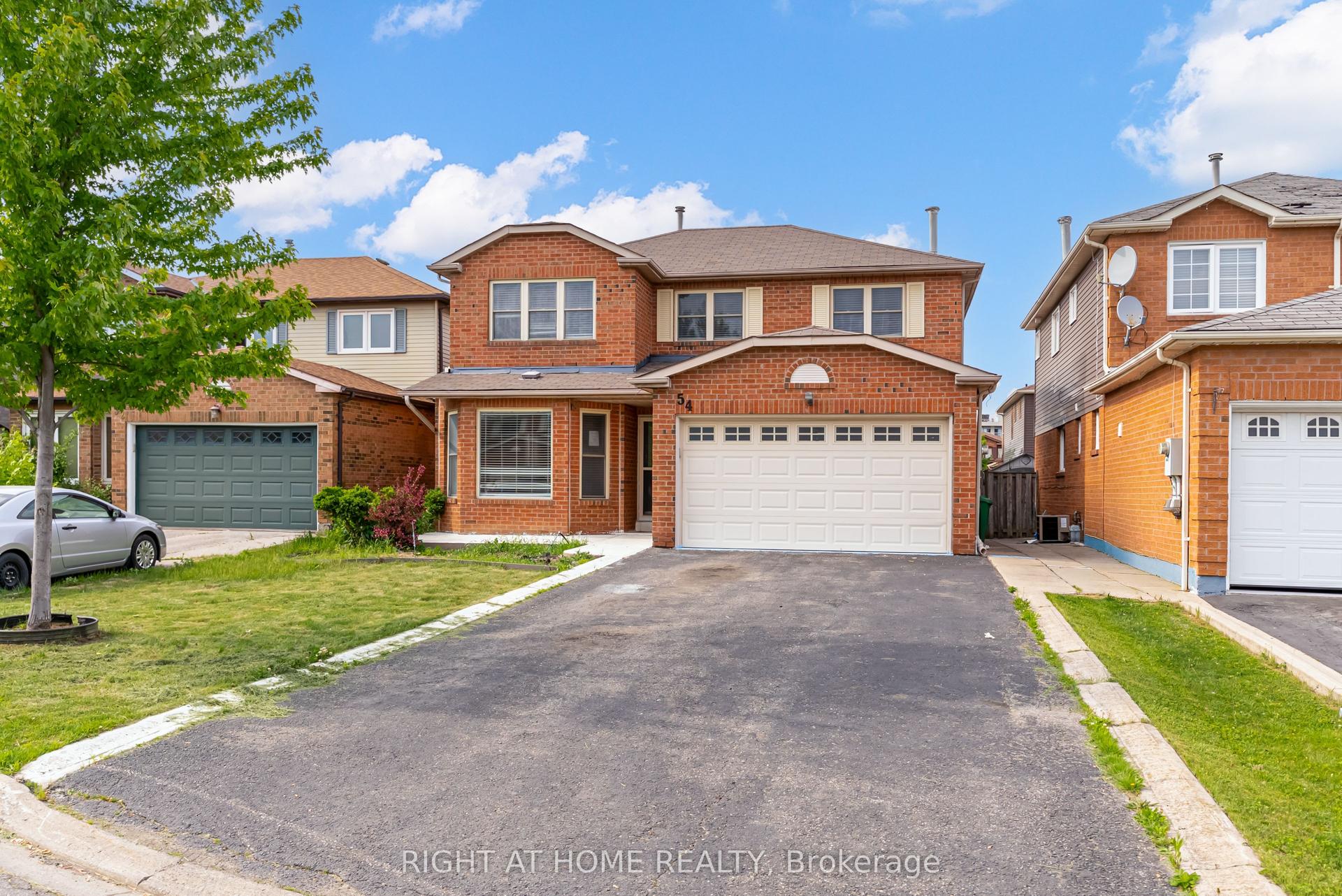 54 WOODSIDE Court — photo 1