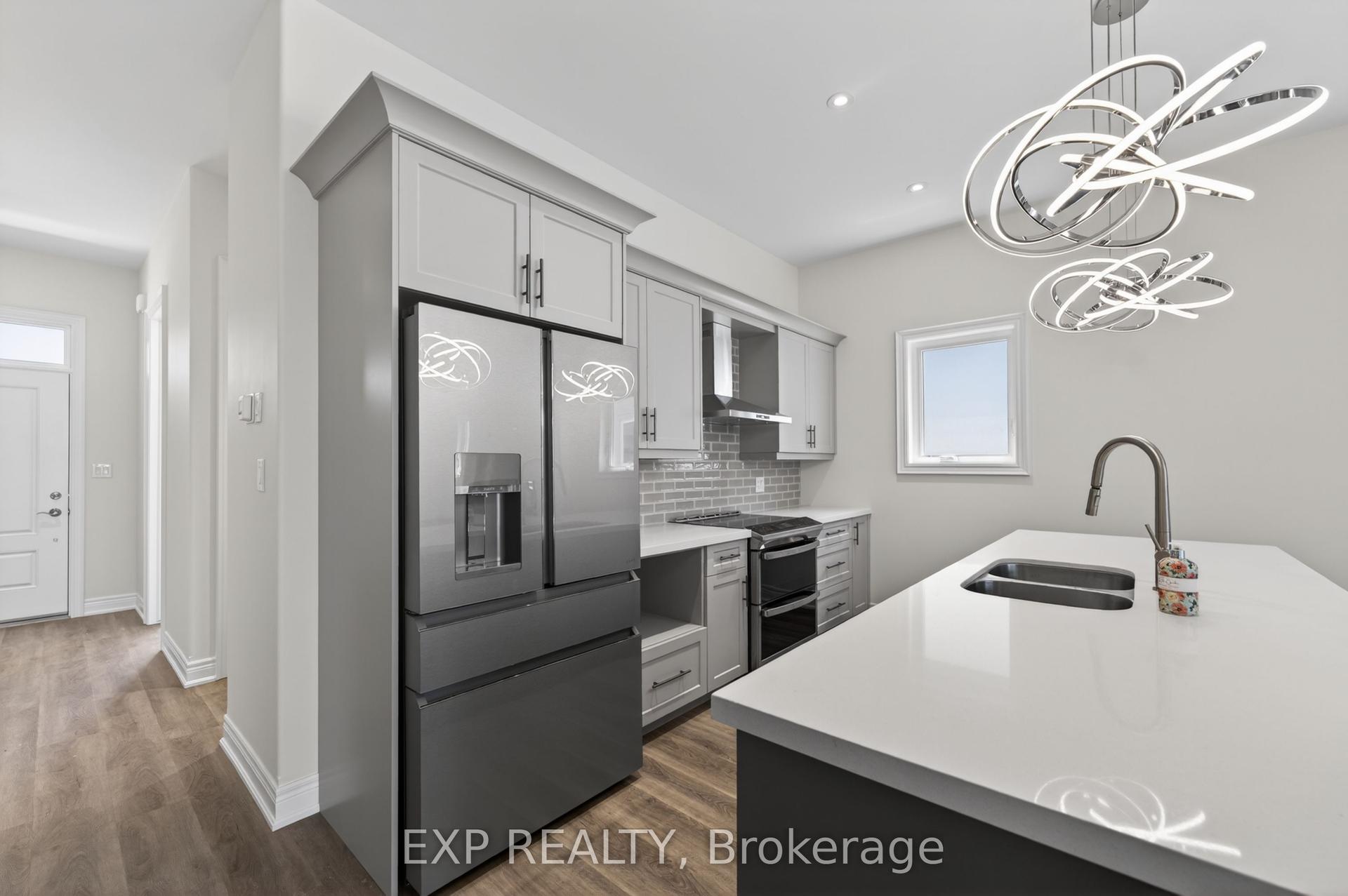 6 BUTTERNUT Crescent — photo 1