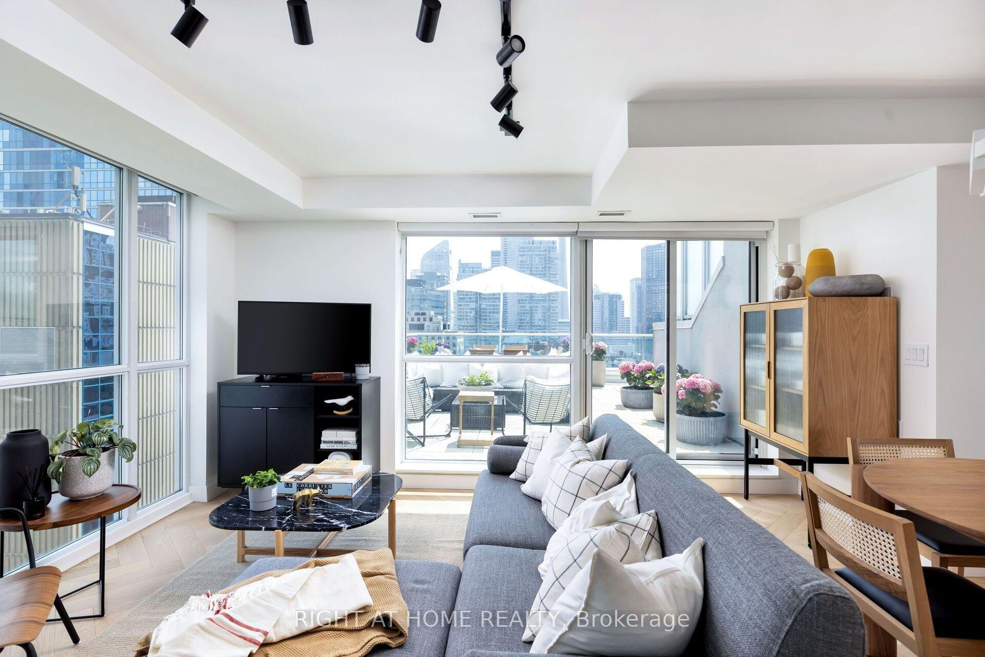 96 St Patrick Street PH8 #PH8, Toronto — Condo for sale, photo 1