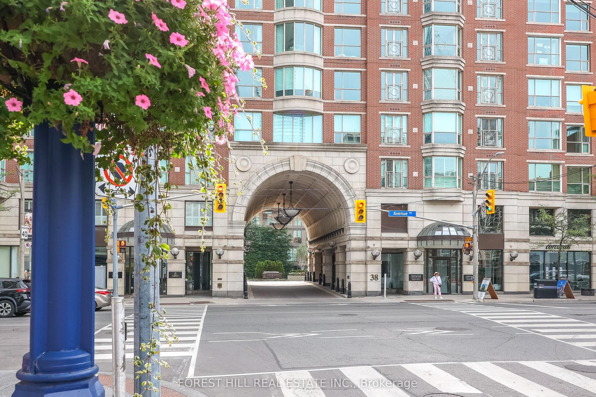 38 Avenue Road 305 #305, Toronto — Condo for sale, photo 1
