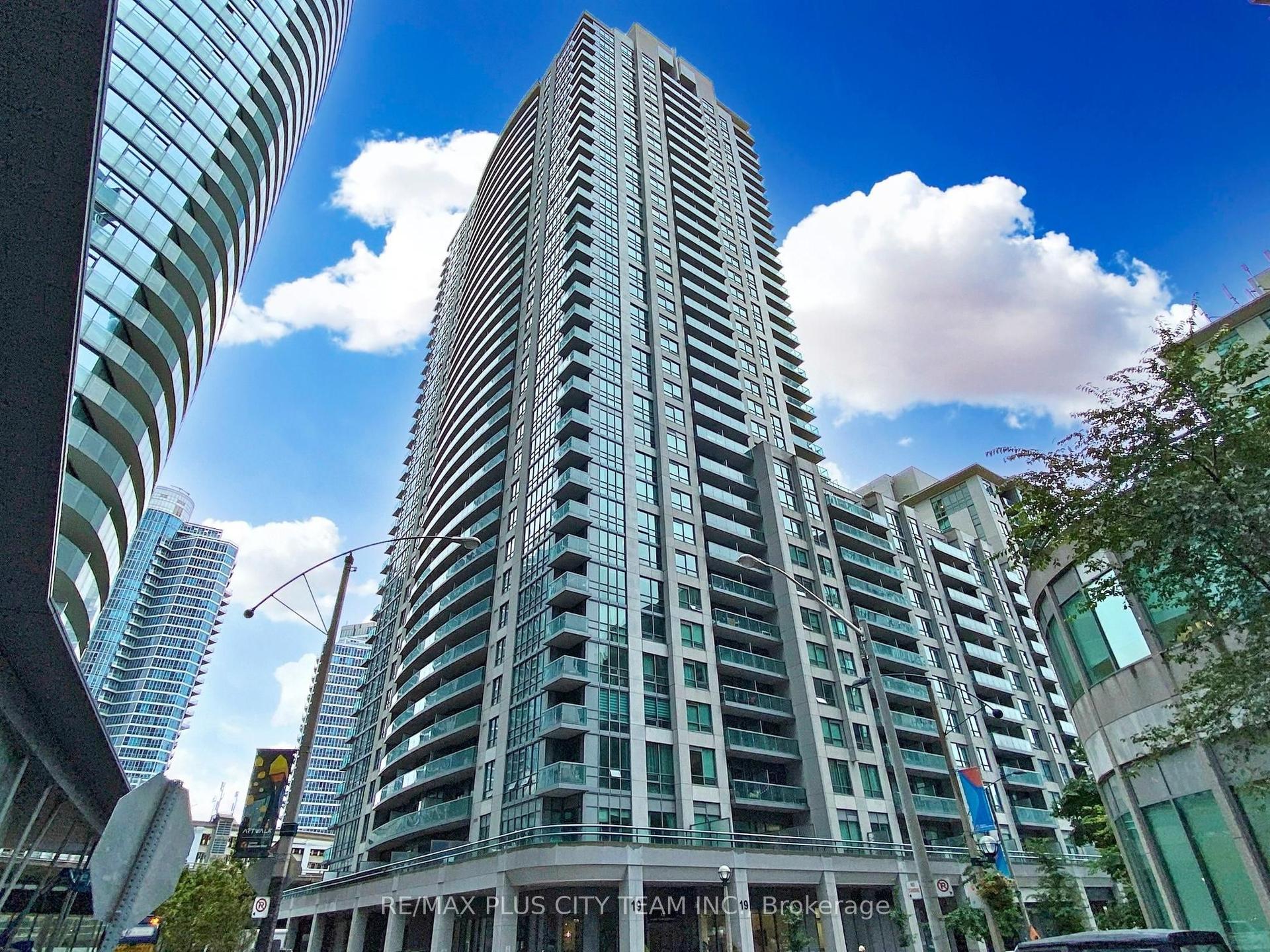 19 Grand Trunk Crescent 1103 #1103, Toronto — Condo for sale, photo 1