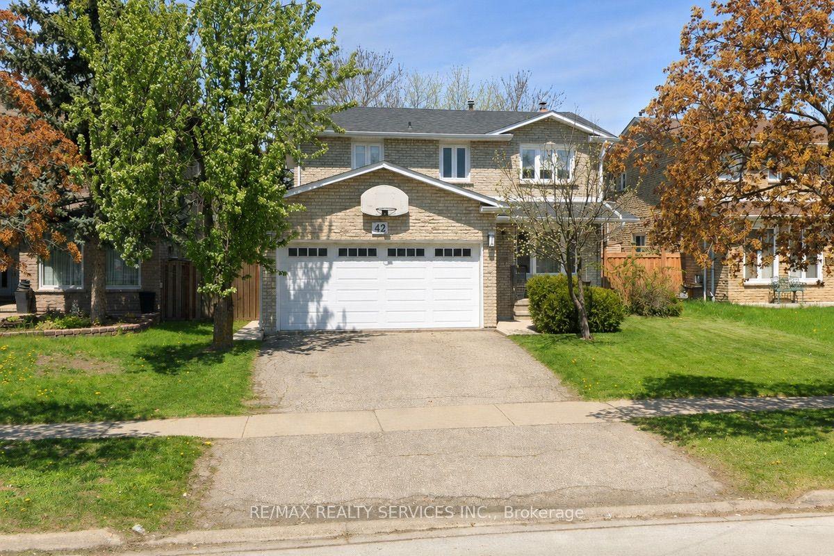 42 Northampton Street Bsmt #Bsmt, Brampton — Detached for lease, photo 1