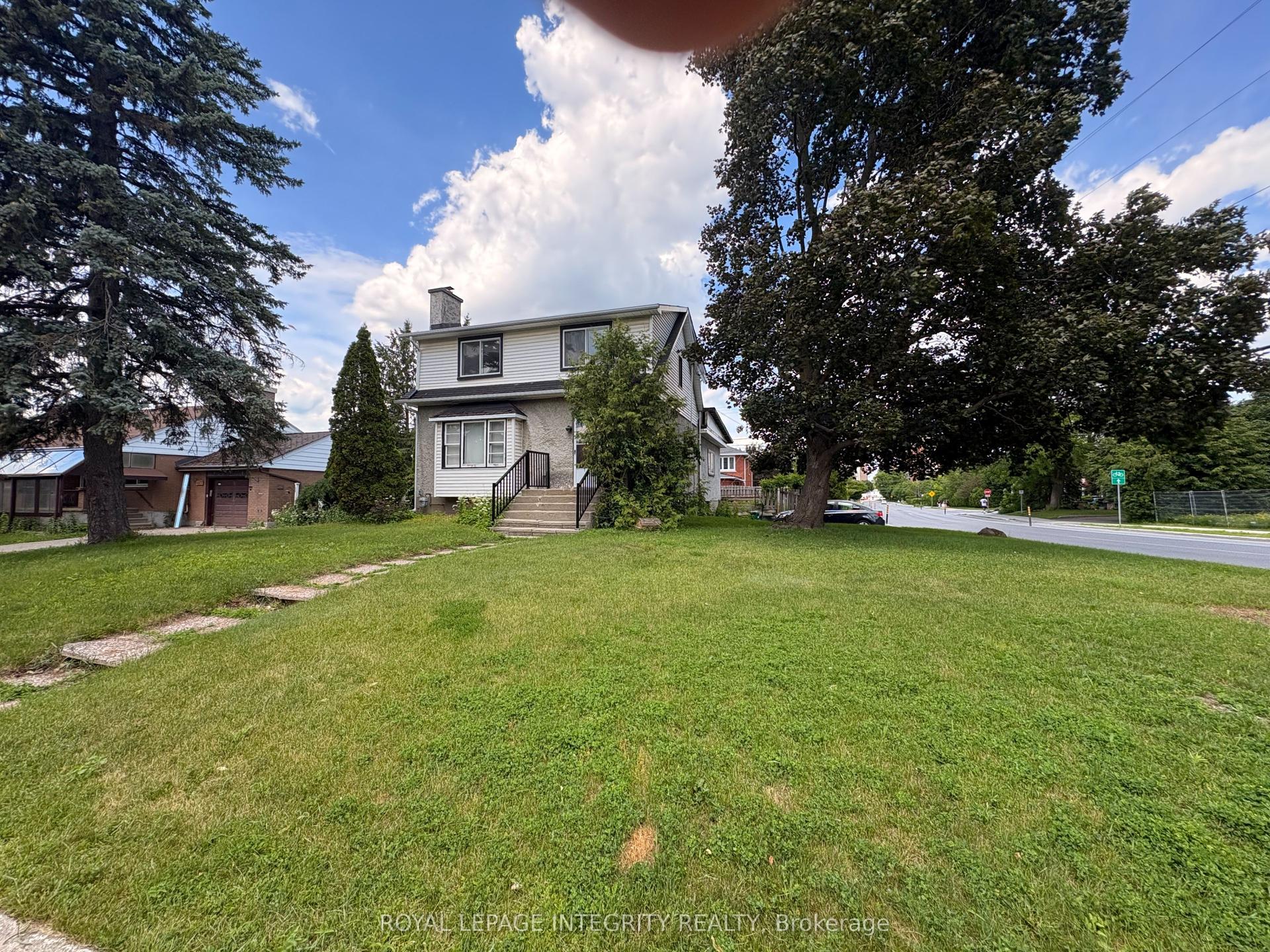 1085 Richard Avenue — photo 1