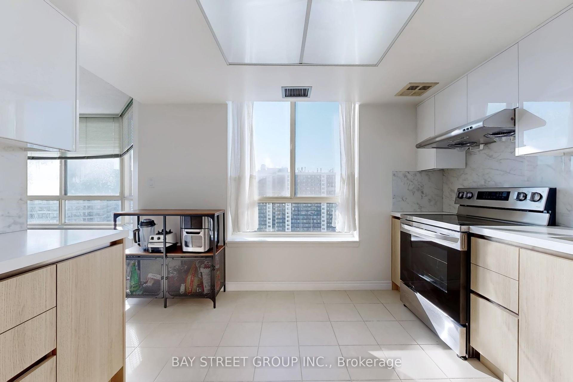 275 Bamburgh Circle 1708 #1708 — photo 1