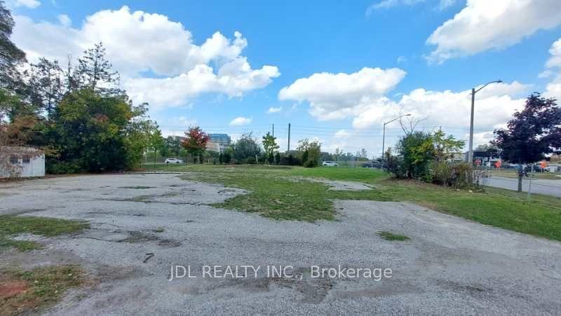 1061 Elgin Mills Road E — photo 1