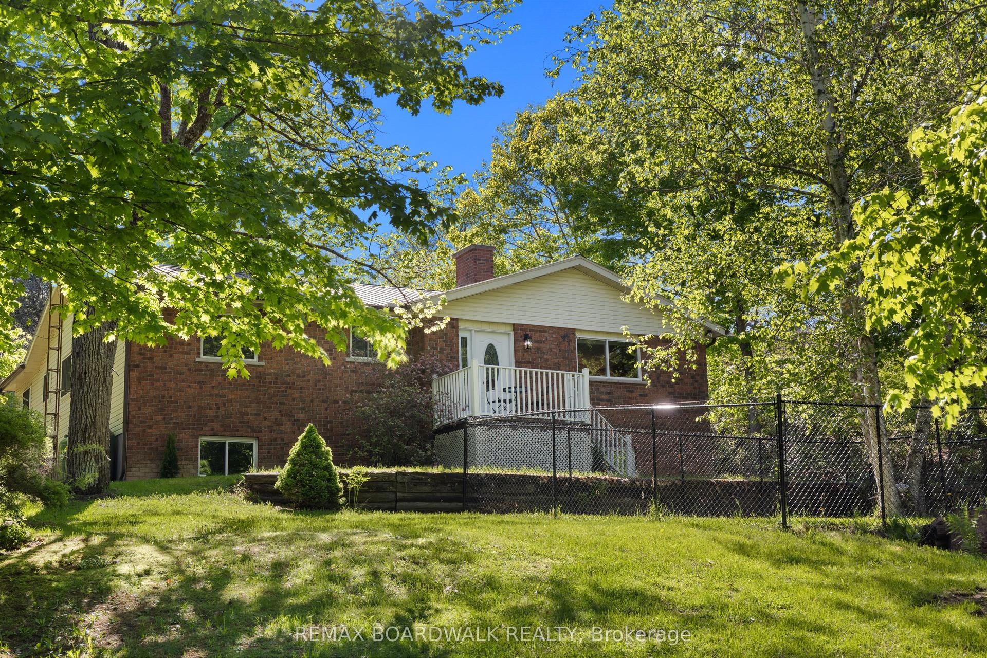802 Beach Lane — photo 1