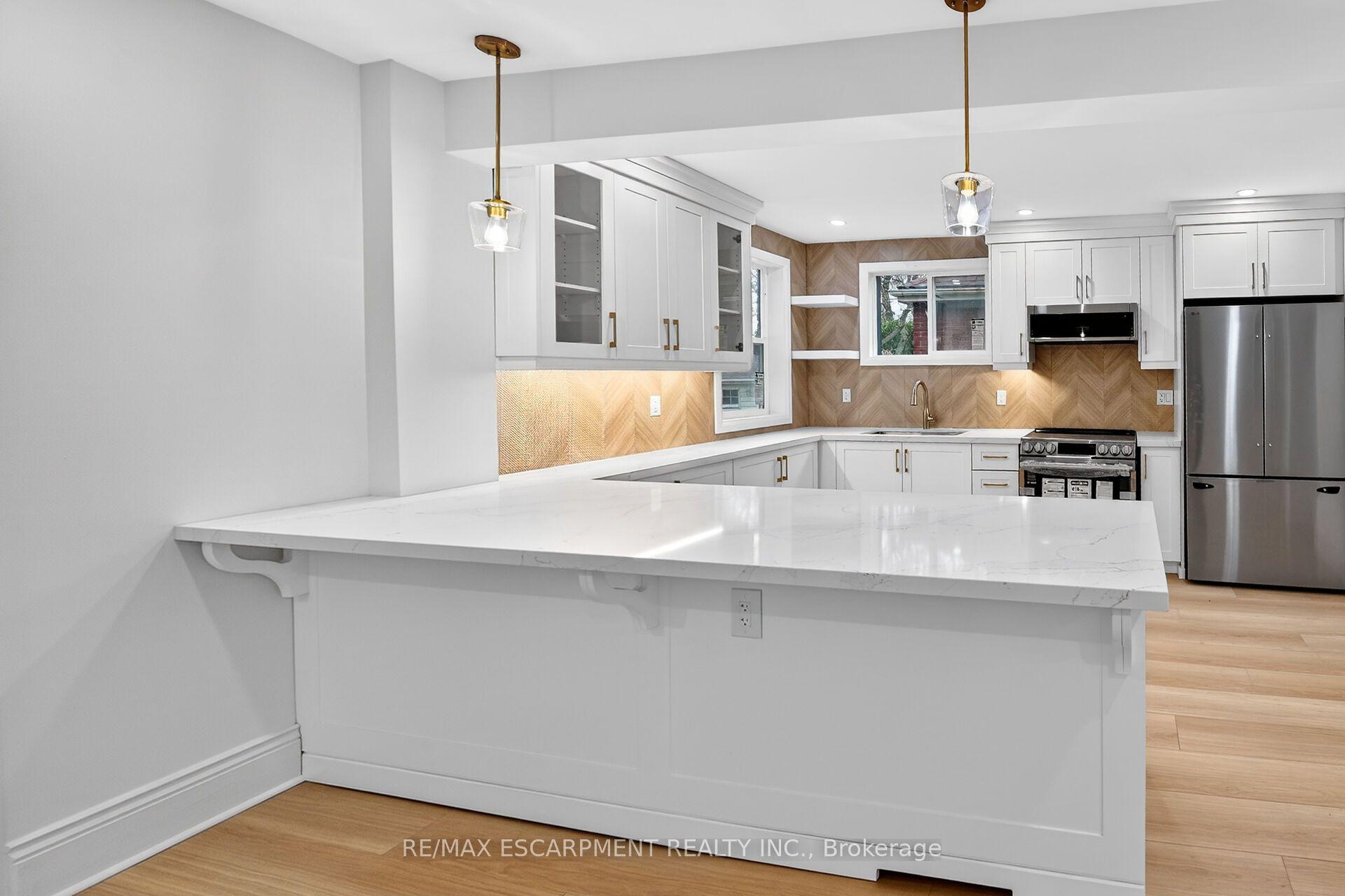 101 Houghton Avenue S — photo 1