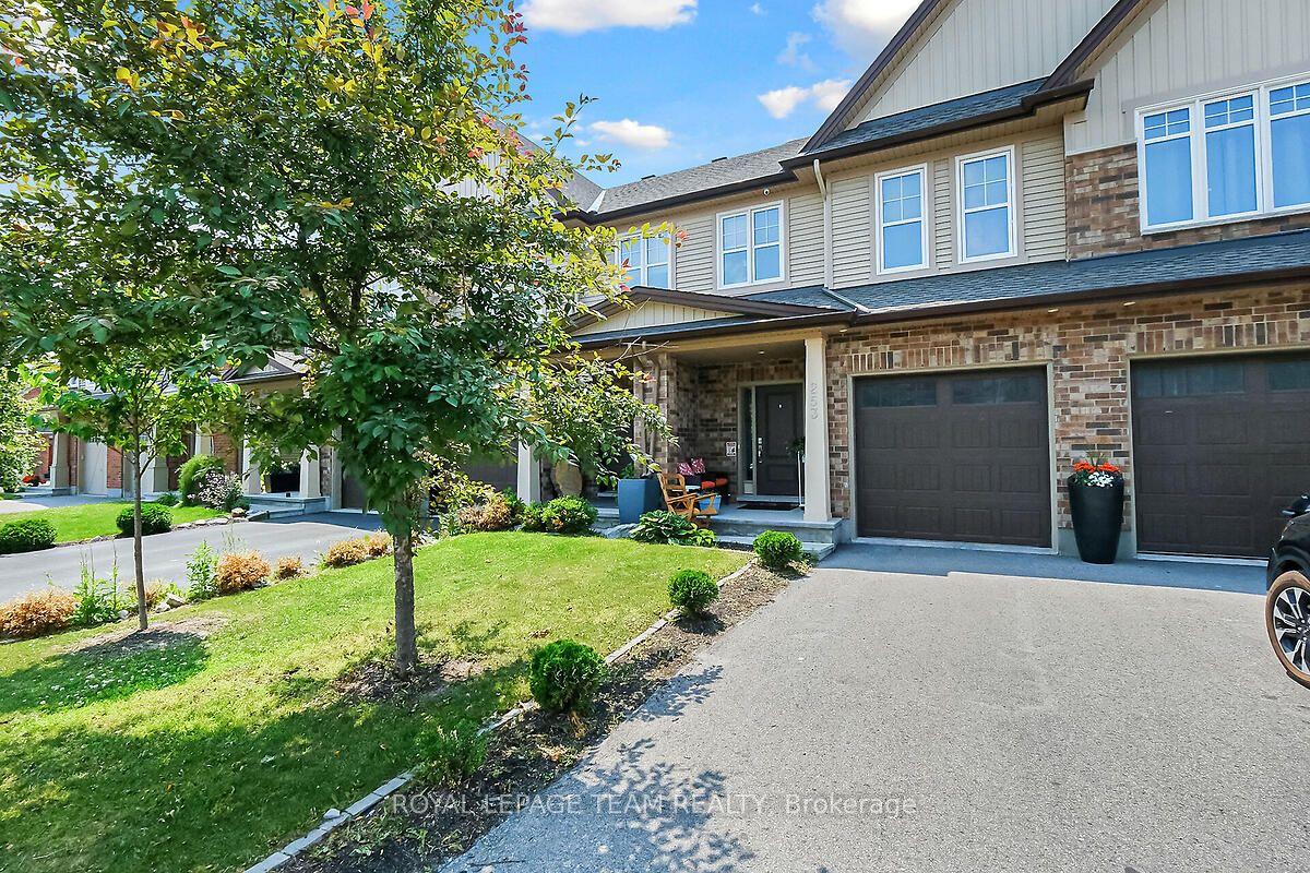253 Fergus Crescent, Barrhaven — Townhouse for sale, photo 1