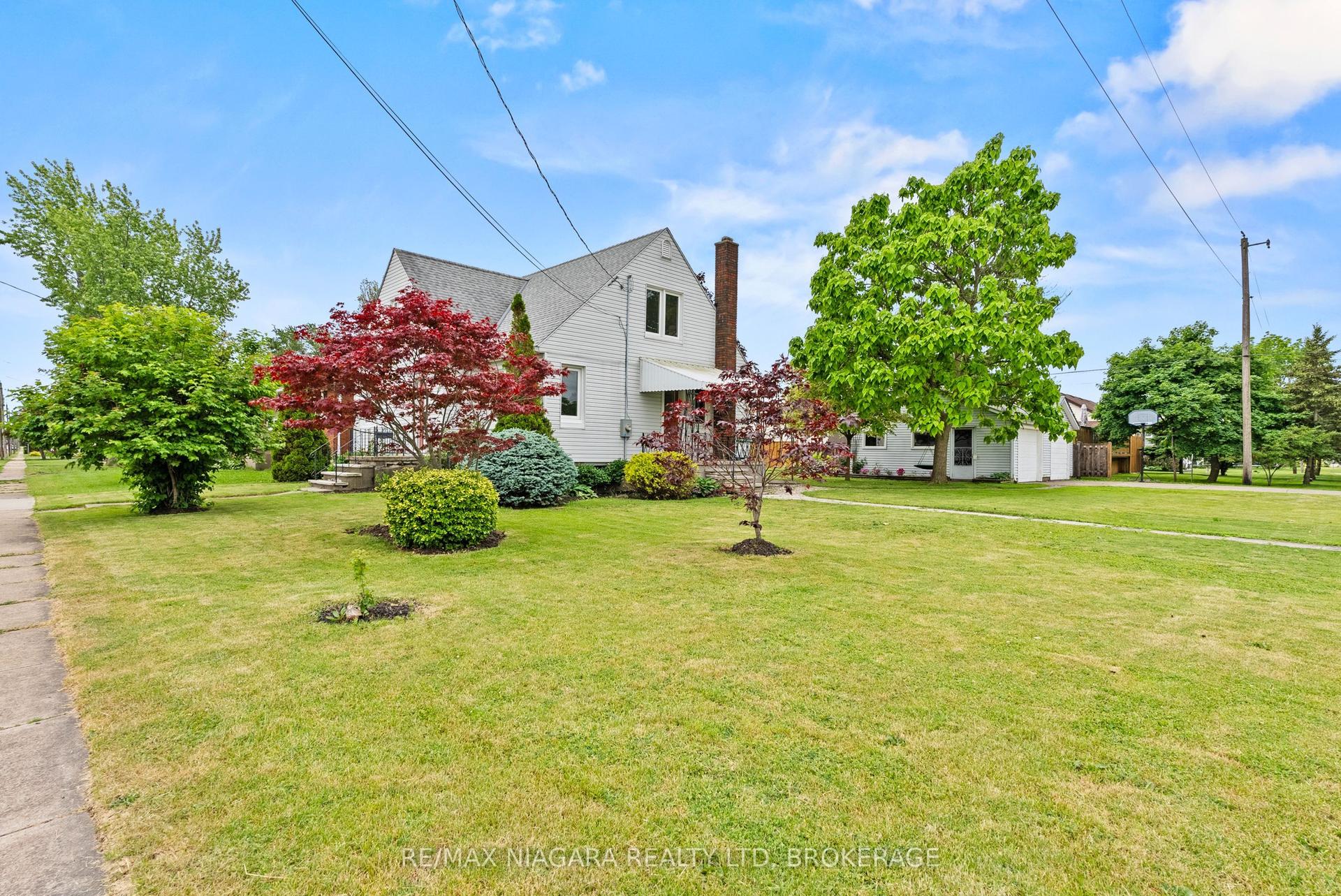 230 Wellington Street, Port Colborne — Detached for sale, photo 1