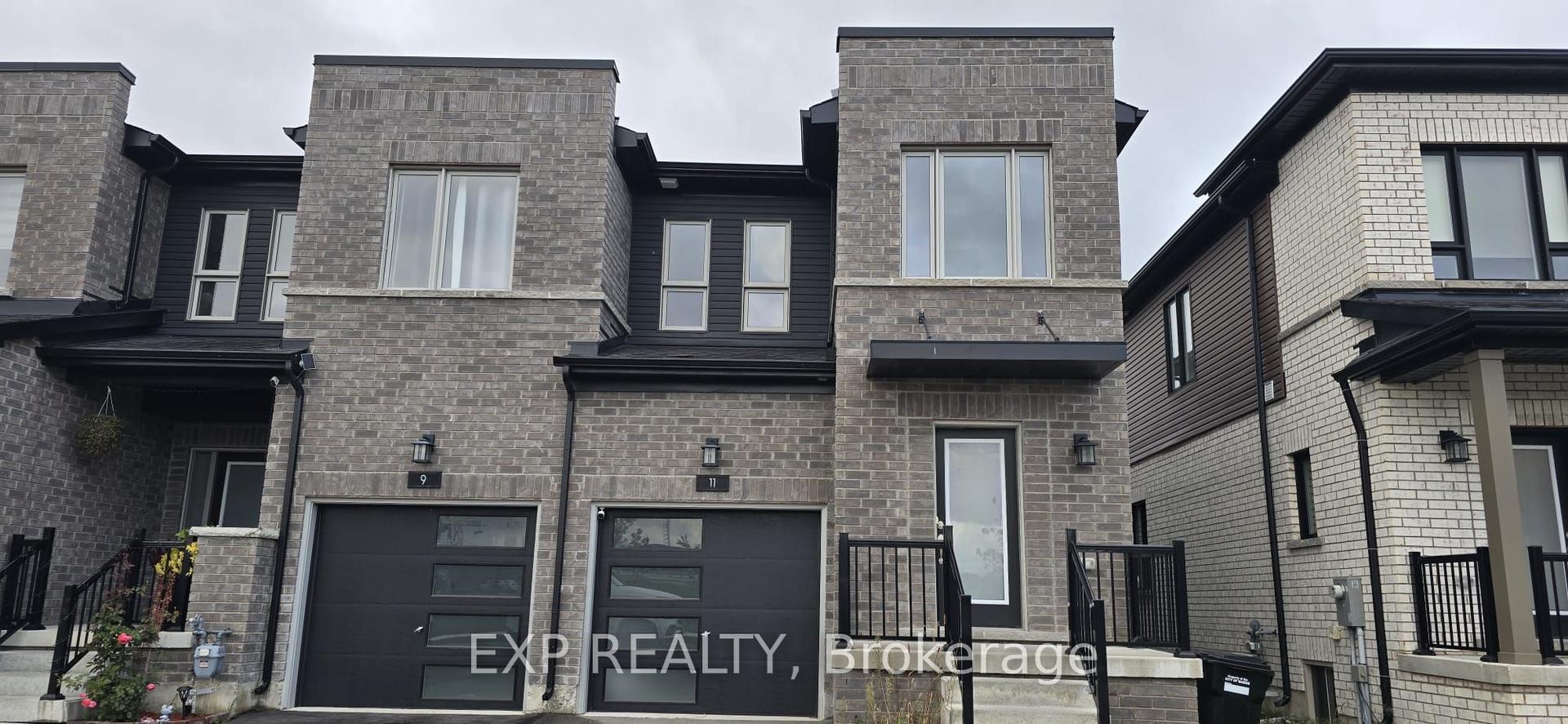 11 Evergreen Terrace, Barrie — Townhouse for lease, photo 1