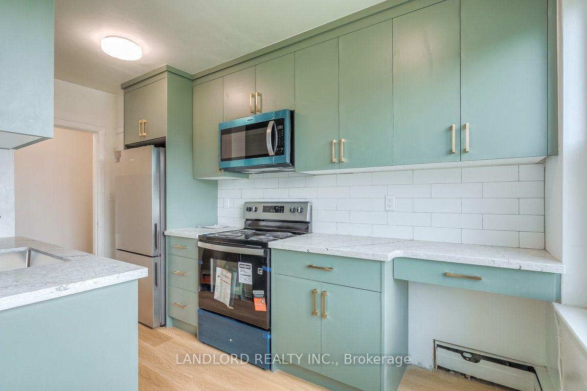 111 Craydon Road 201 #201, Whitby — Multiplex for lease, photo 1