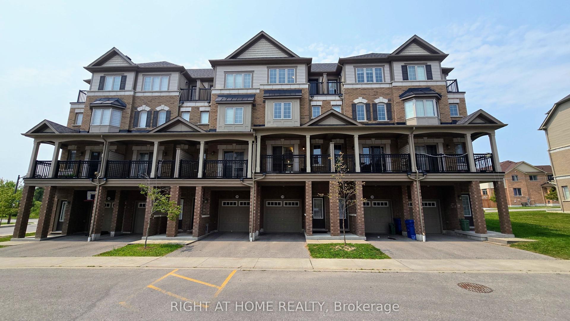 2358 Chevron Prince Path 341 #341, Oshawa — Condo Town for sale, photo 1