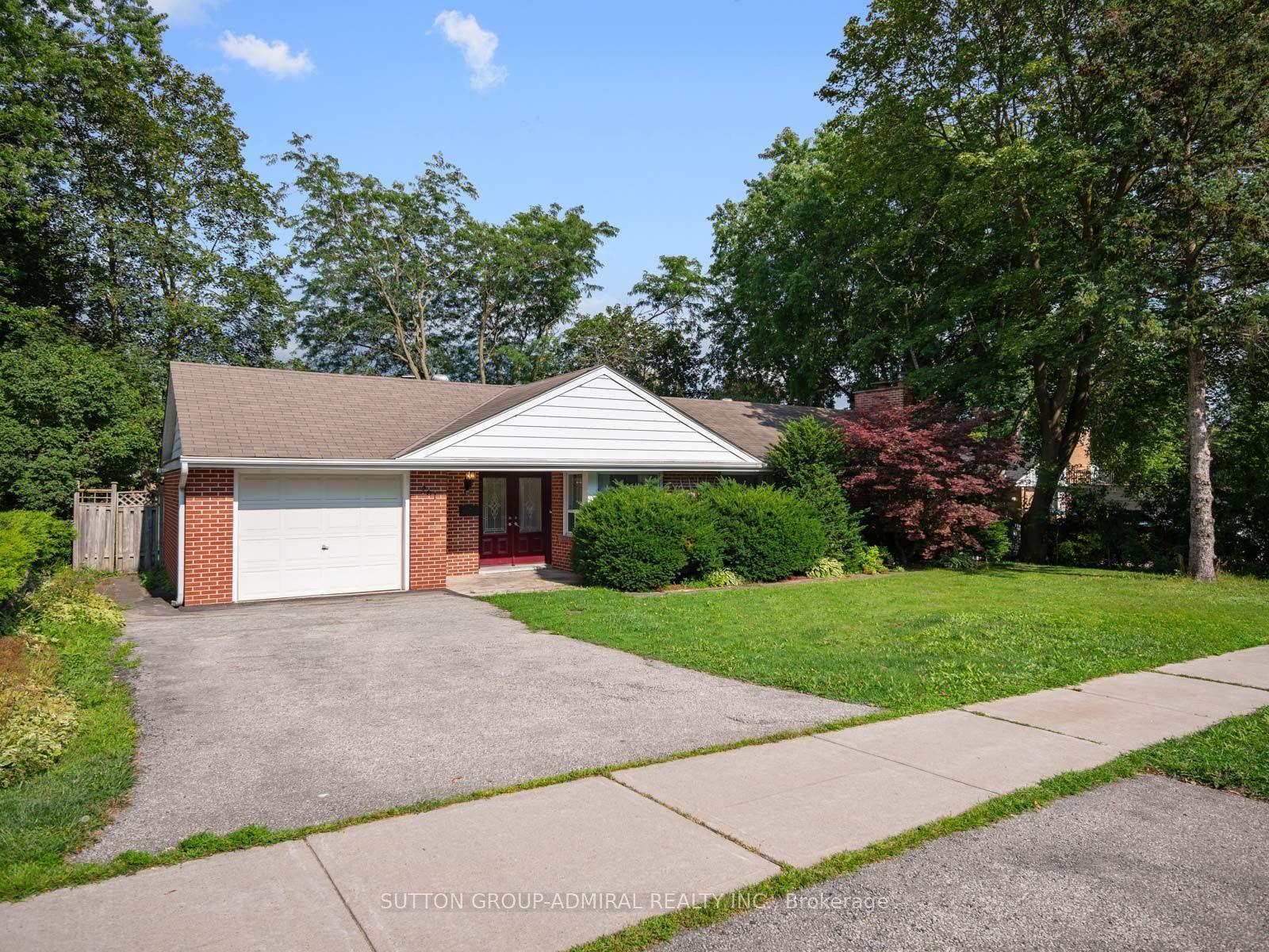 261 Carol Avenue, Newmarket — Detached for sale, photo 1