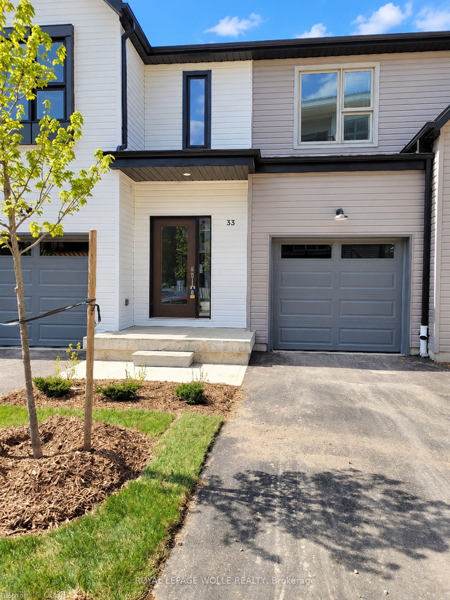 110 Fergus Avenue 33 #33, Kitchener — Condo Town for lease, photo 1