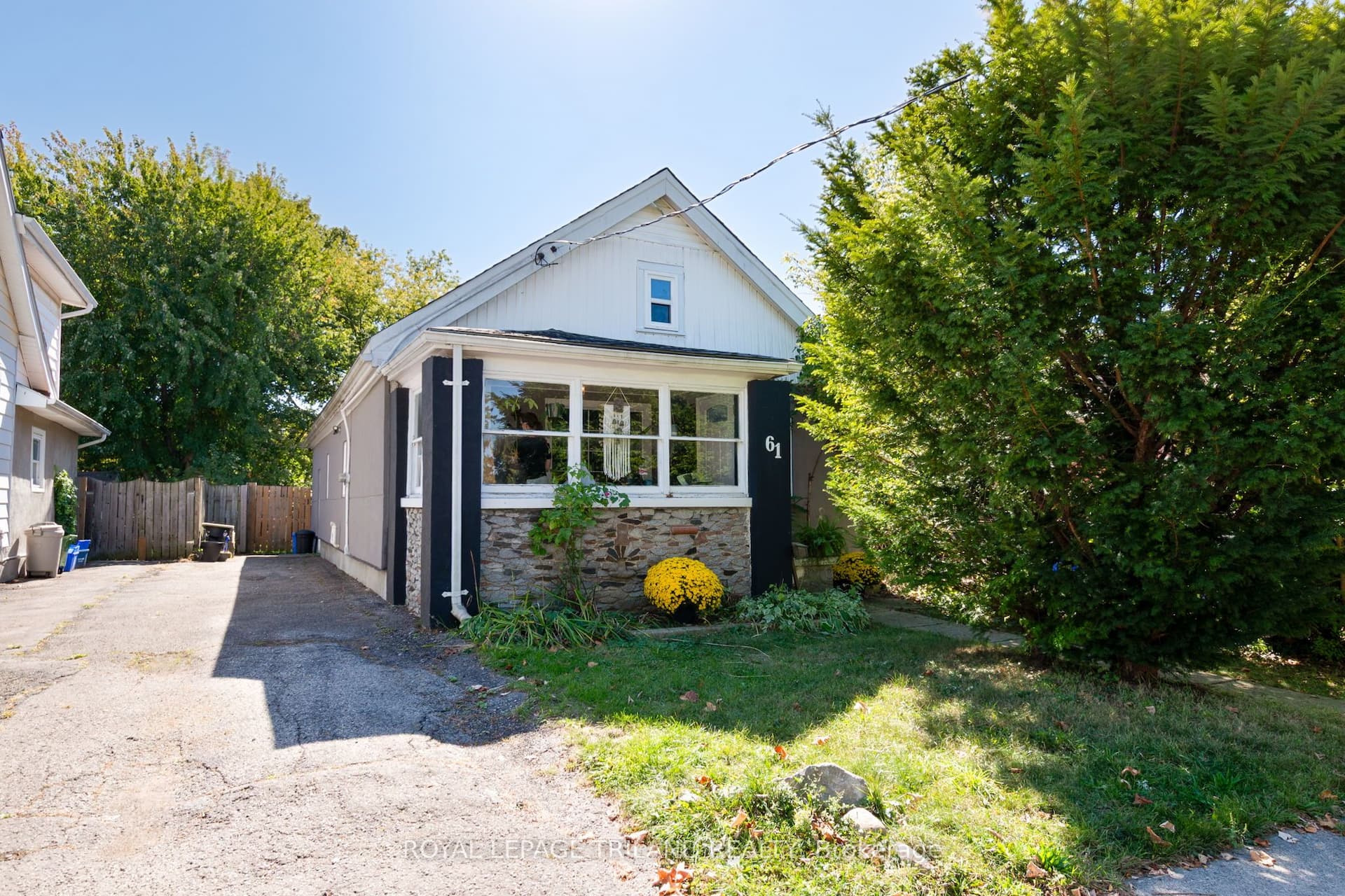 61 Briscoe Street W — photo 1