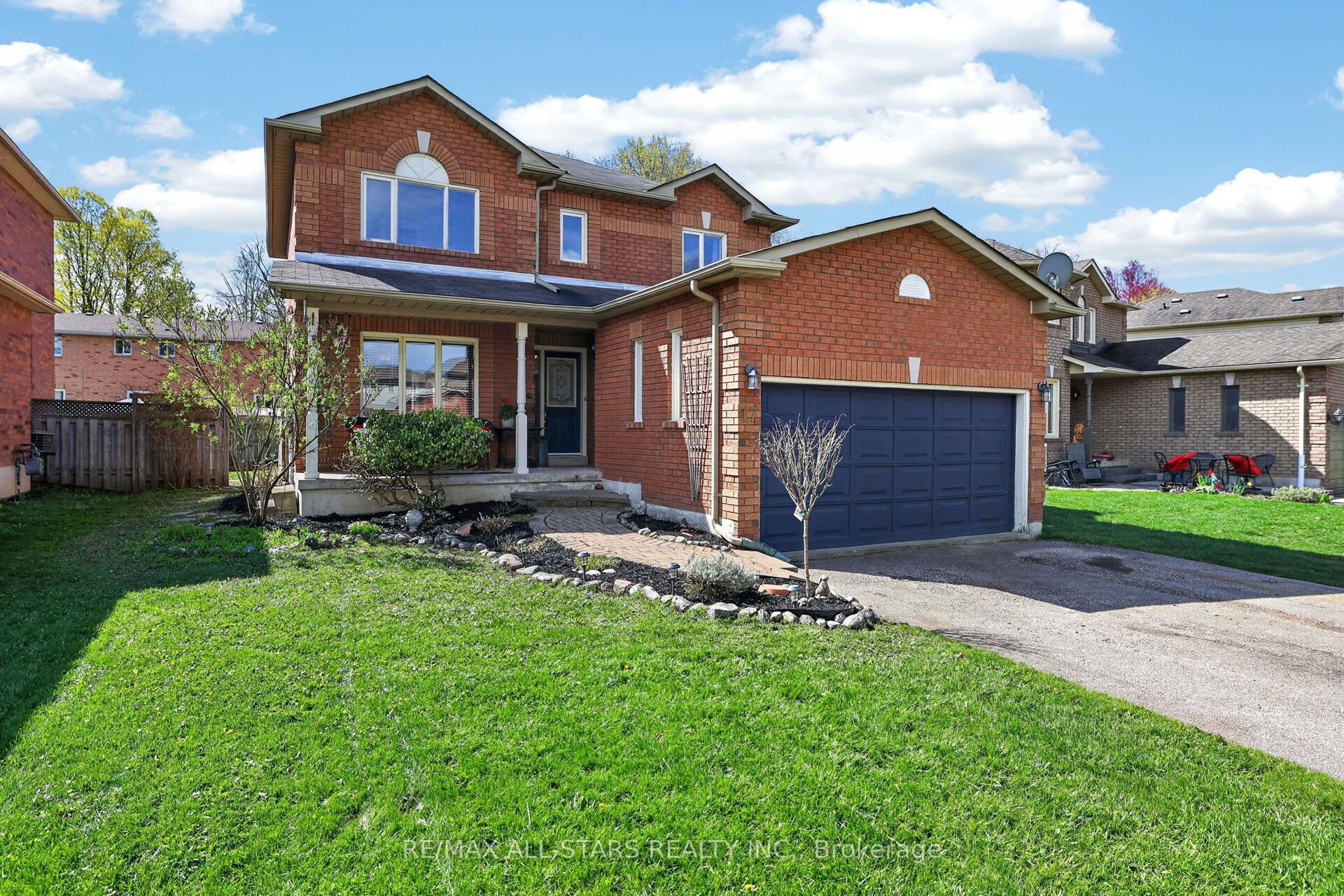 17 Margaret Place — photo 1