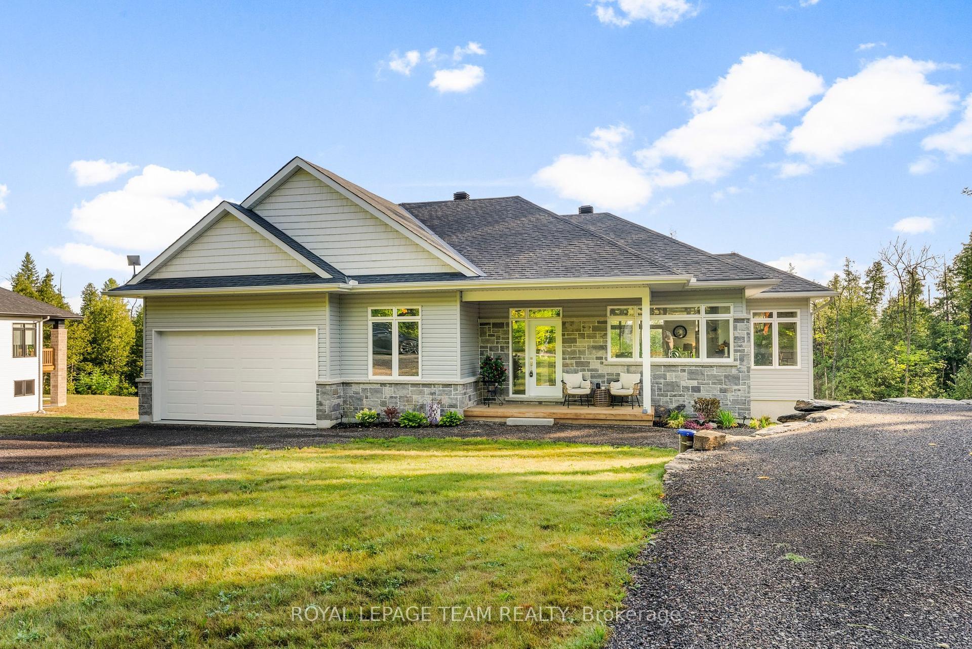 44 Morning Flight Court, Greater Madawaska — Detached for sale, photo 1
