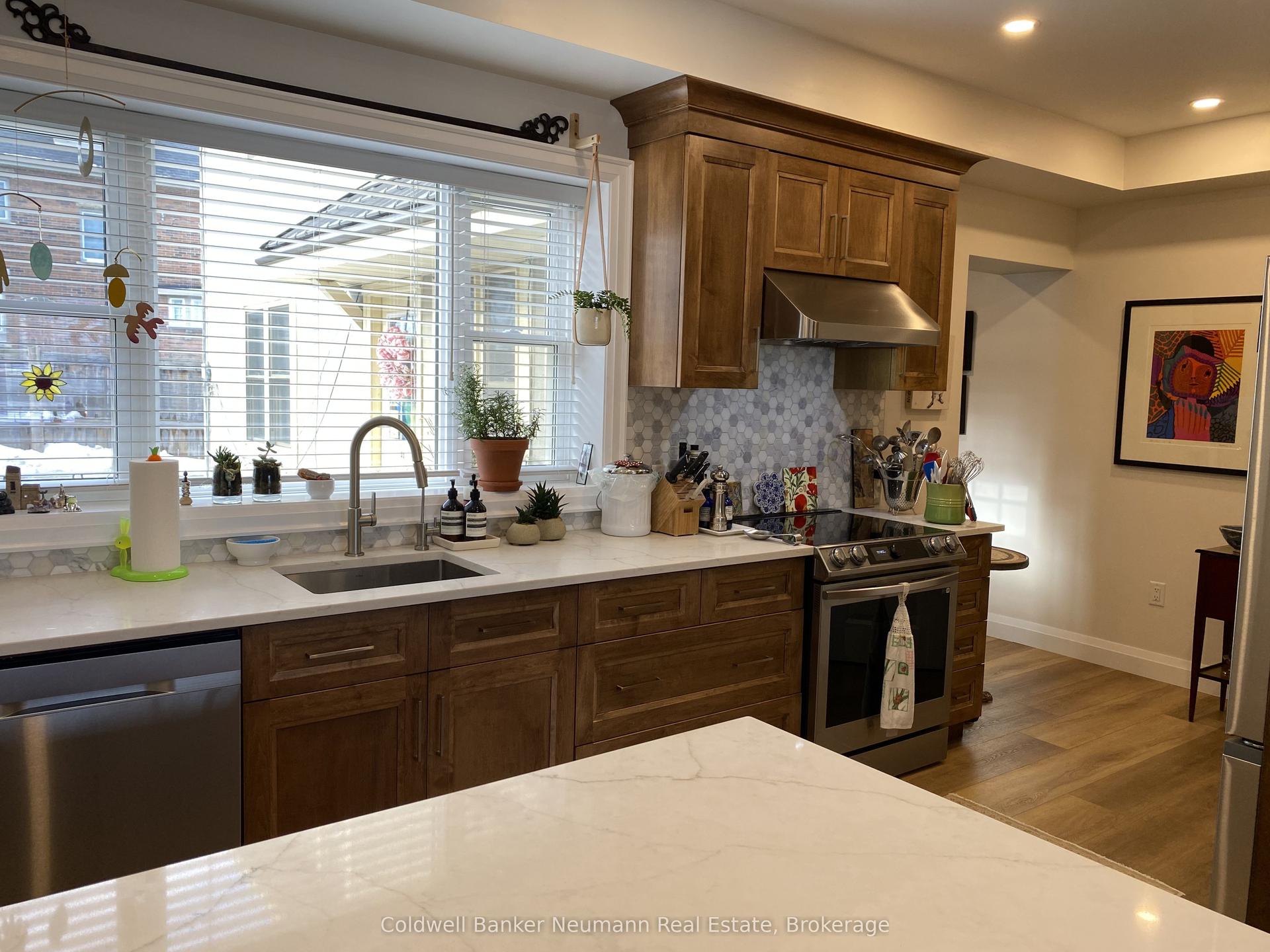 194 Norfolk Street — photo 1