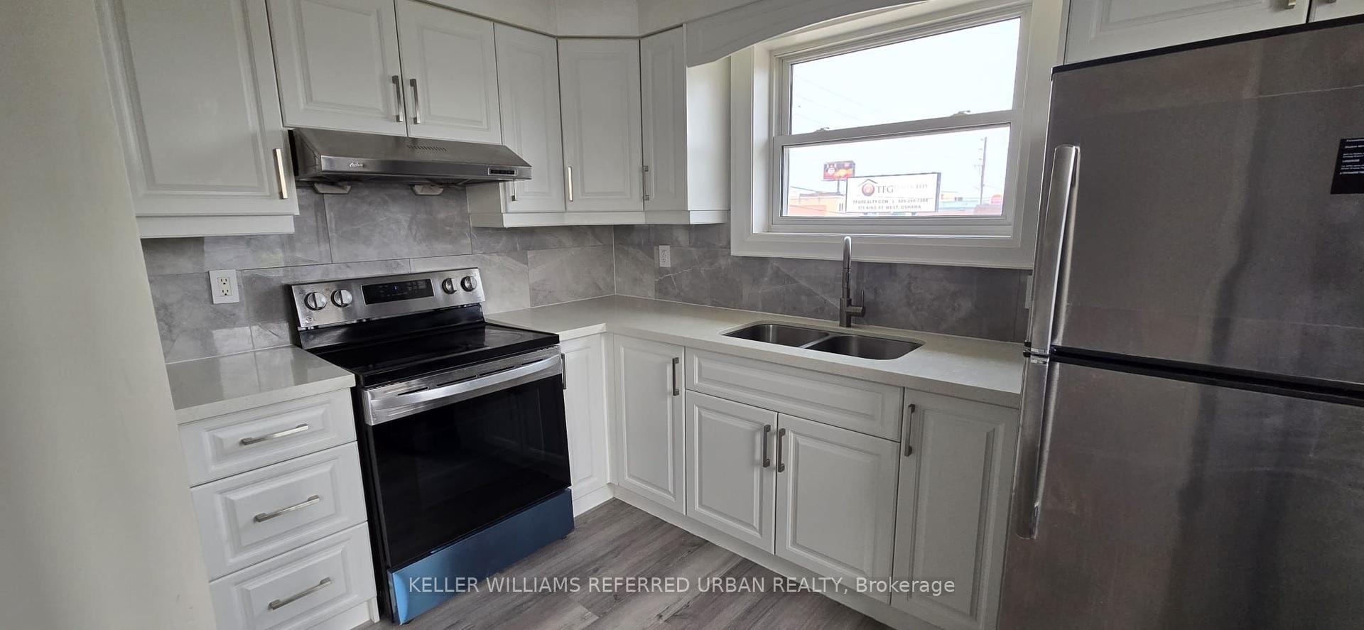 399 King Street W, Oshawa — Detached for lease, photo 1