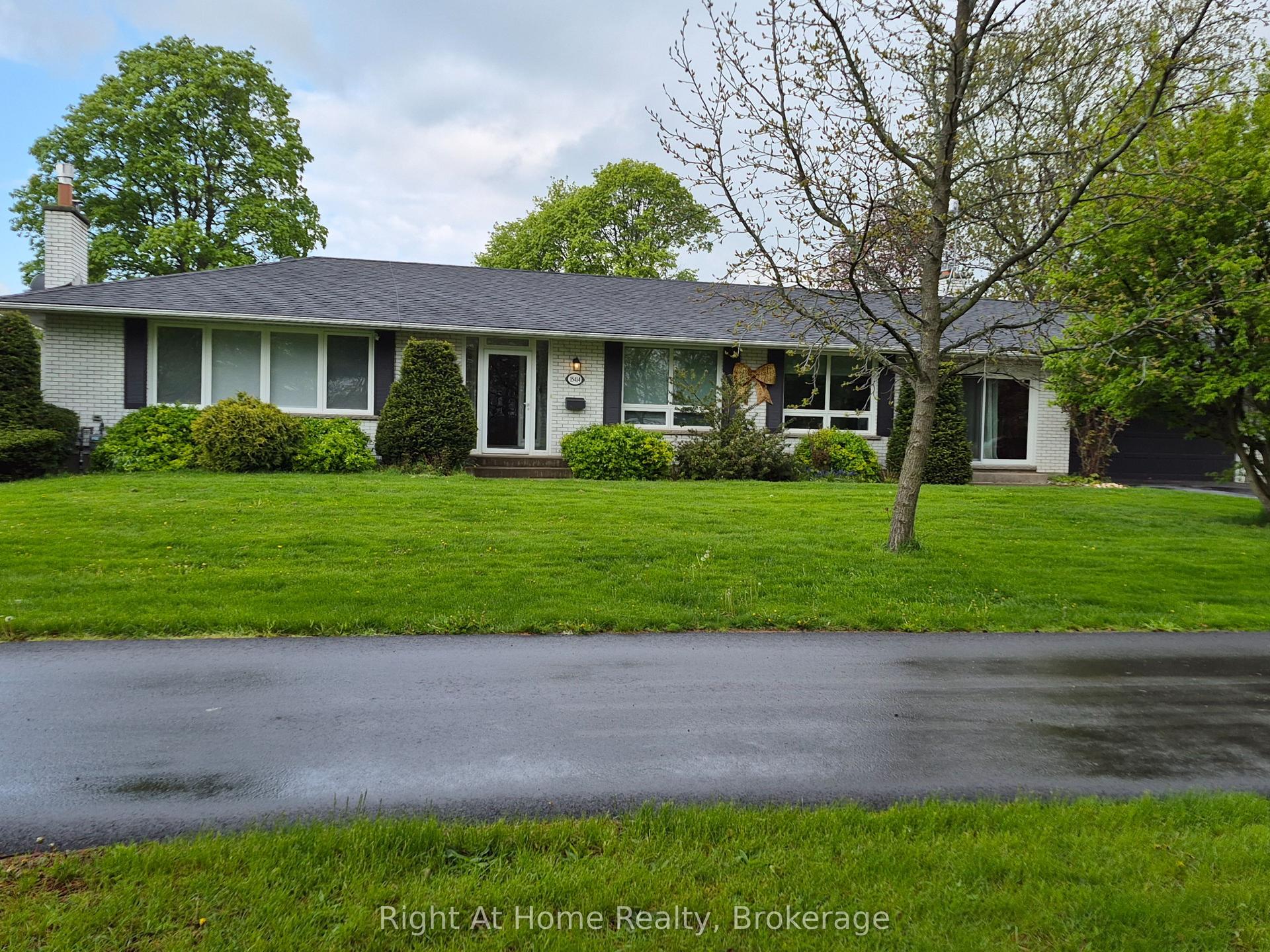 15414 Niagara Parkway — photo 1