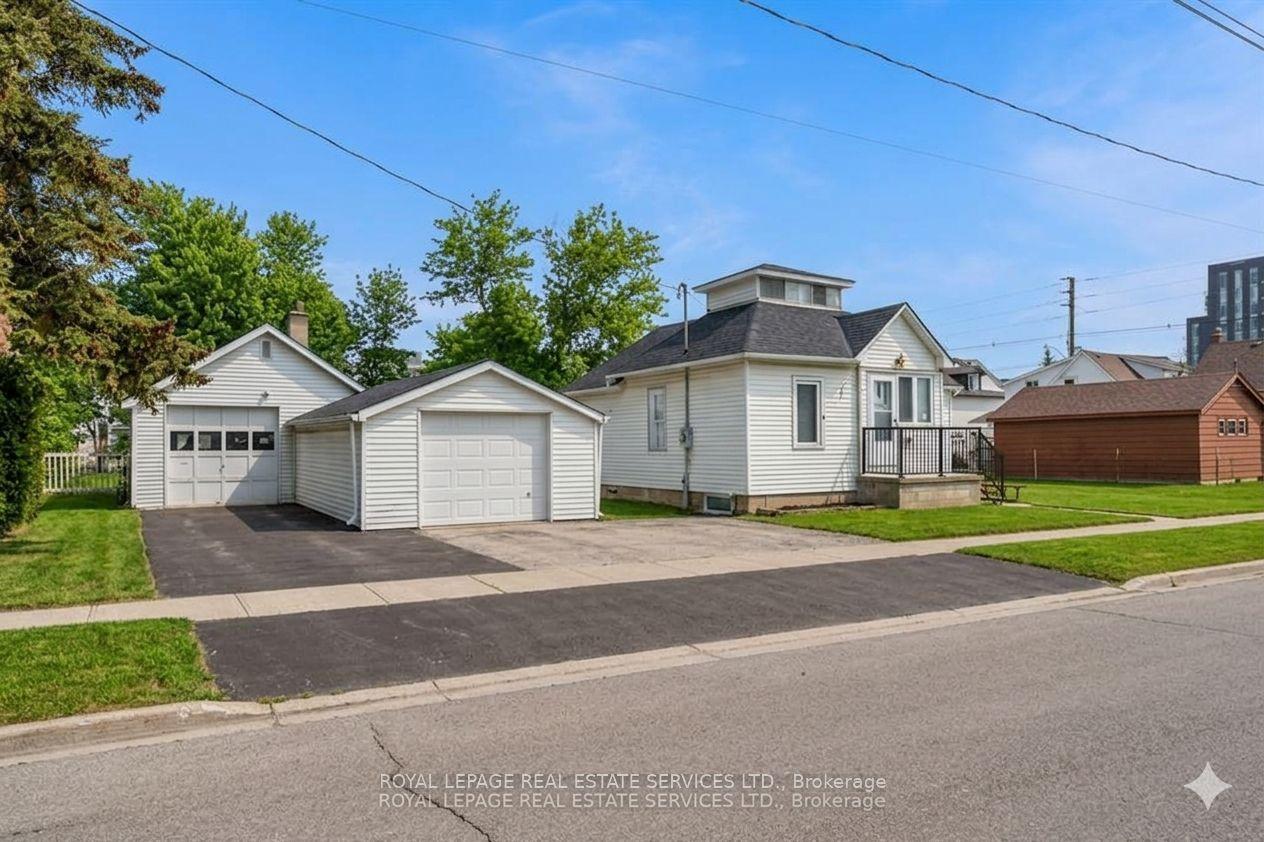 2386 Sovereign Street — photo 1