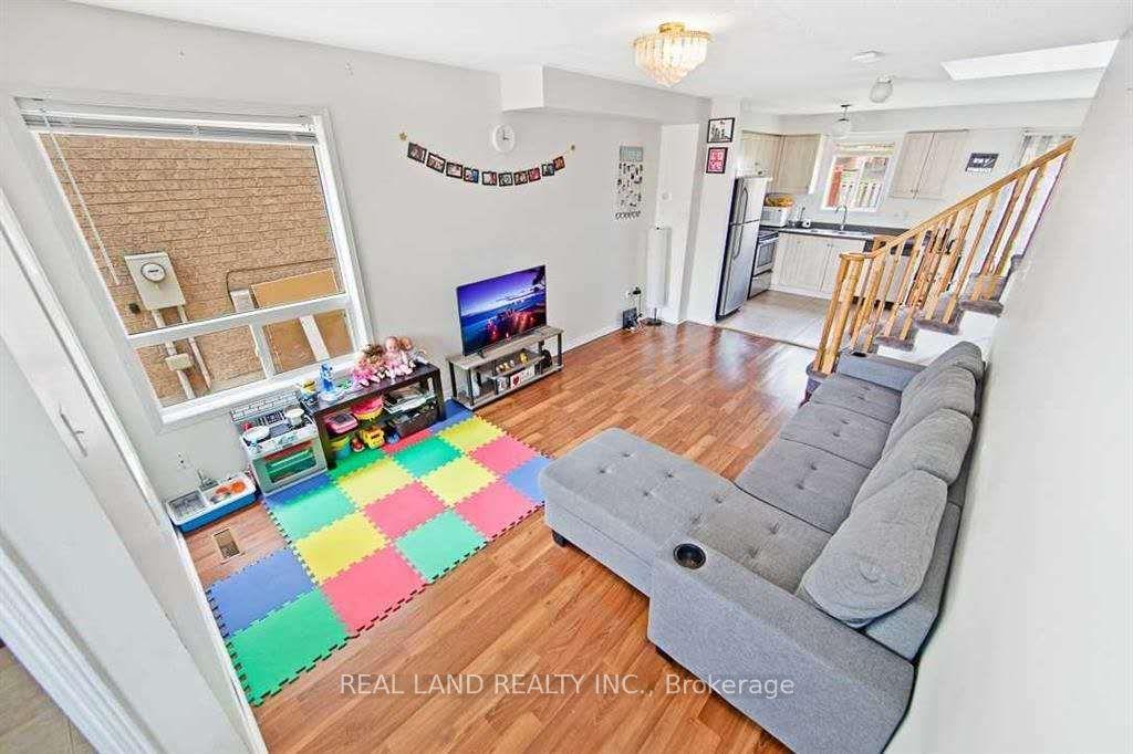 31 Poplar Plains Road, Brampton — Detached for lease, photo 1