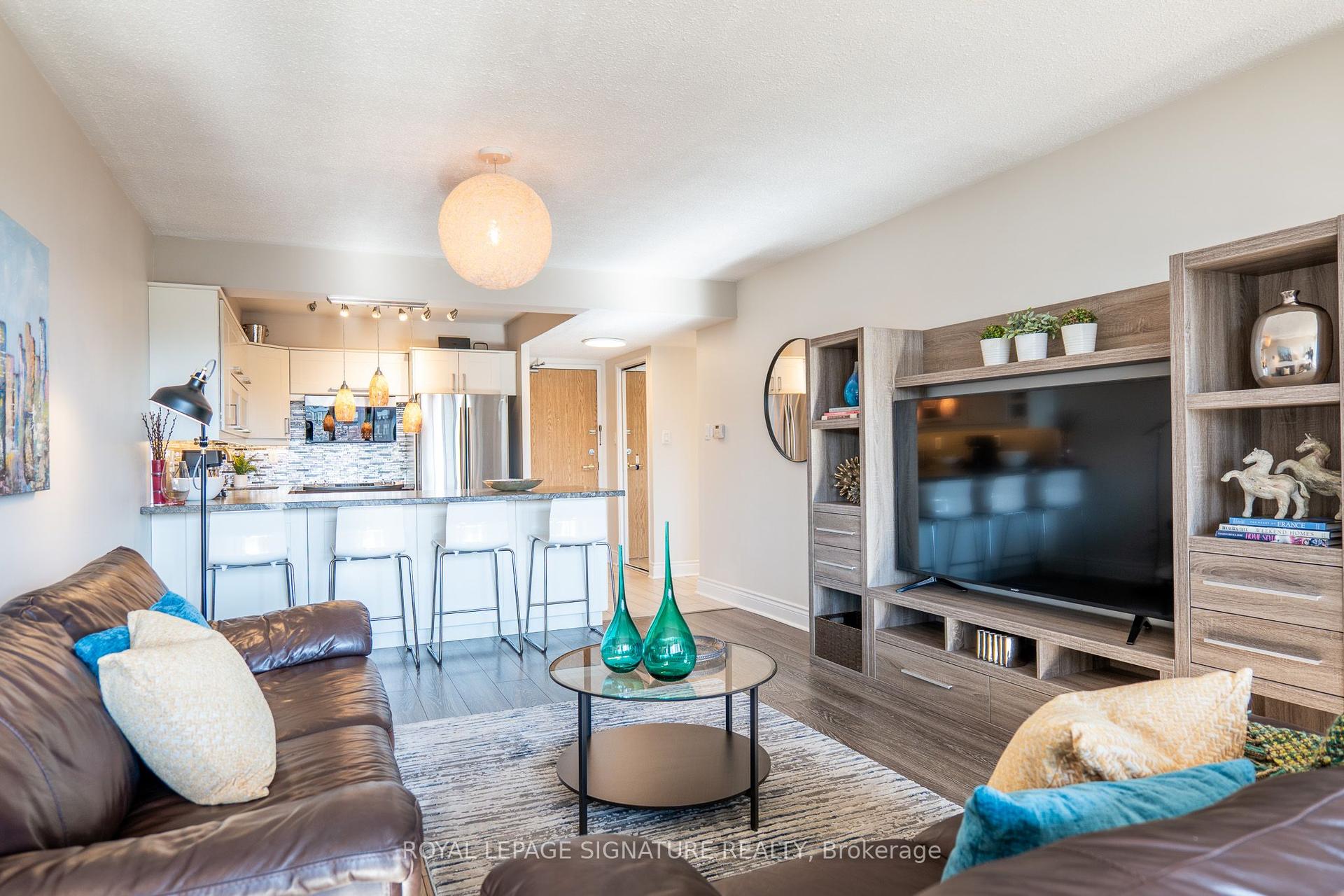 30 Fashion Roseway N/A 404 #404 — photo 1